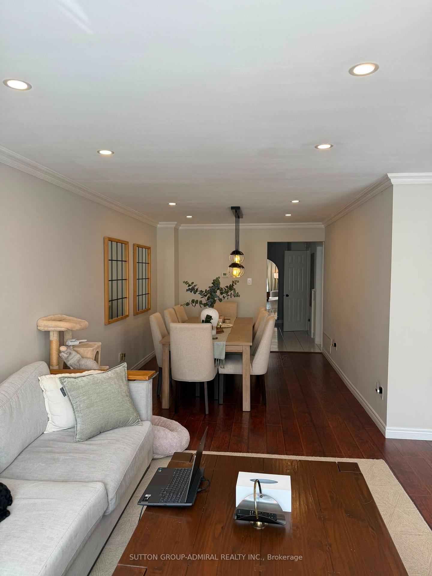 Photo 5 of 18 Wallace Drive, Barrie, Northwest — HOMEH
