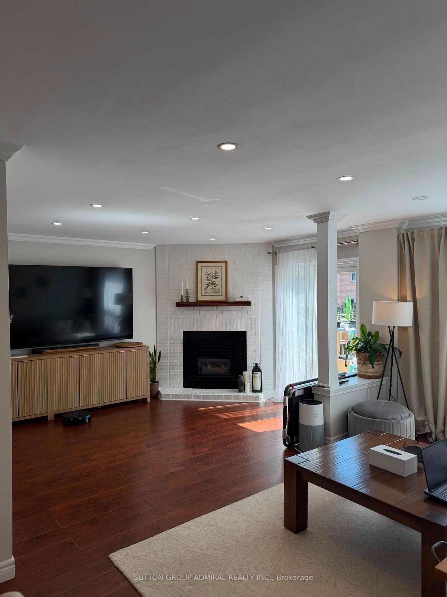 Photo 6 of 18 Wallace Drive, Barrie, Northwest — HOMEH