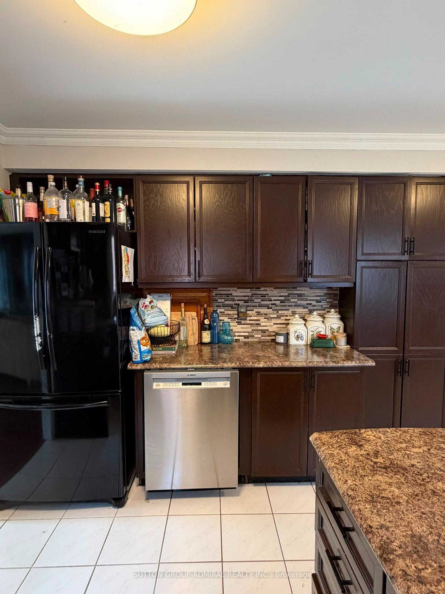 Photo 9 of 18 Wallace Drive, Barrie, Northwest — HOMEH
