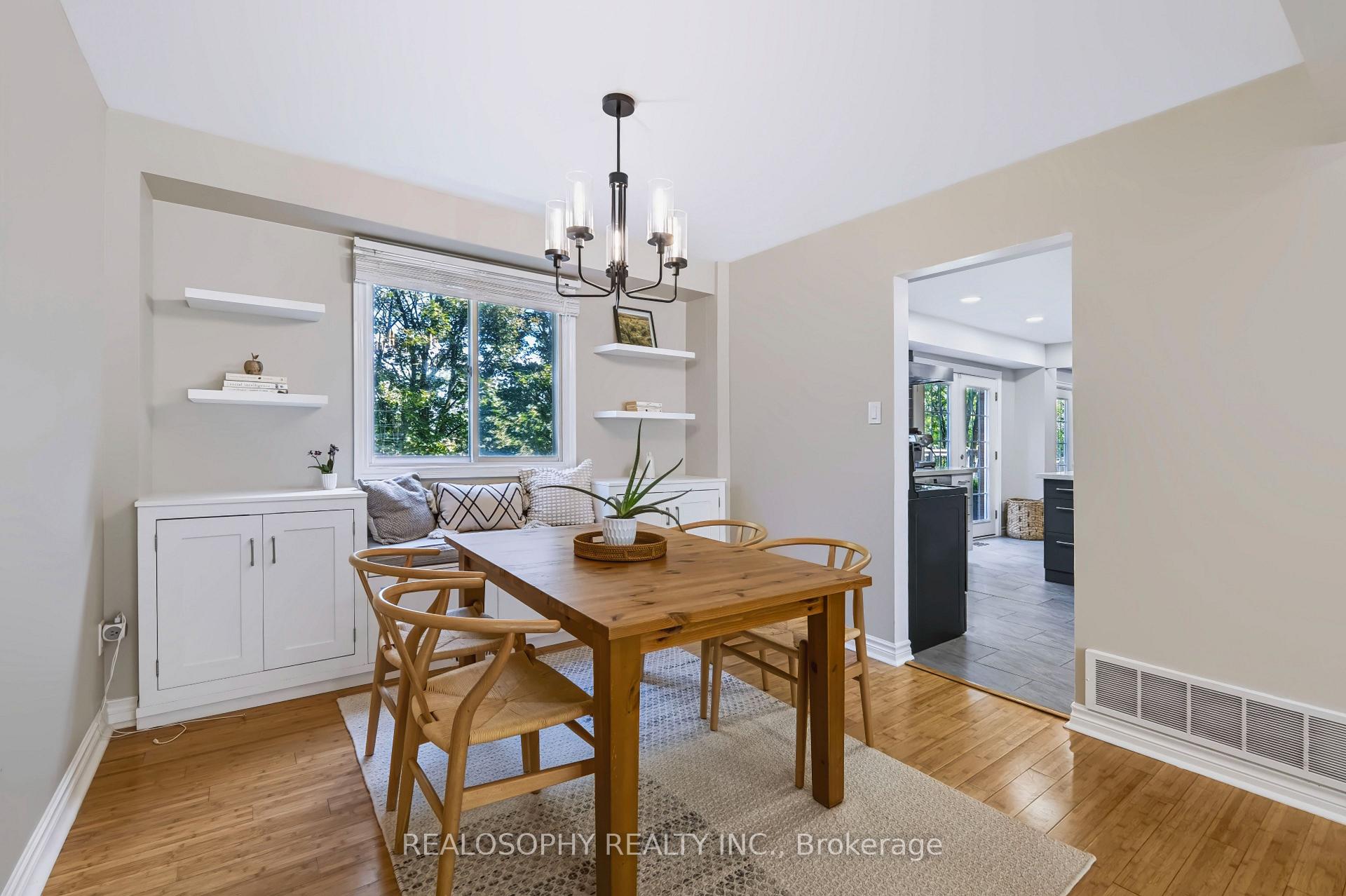 Photo 7 of 22 Murray Street, Barrie, Allandale Heights — HOMEH