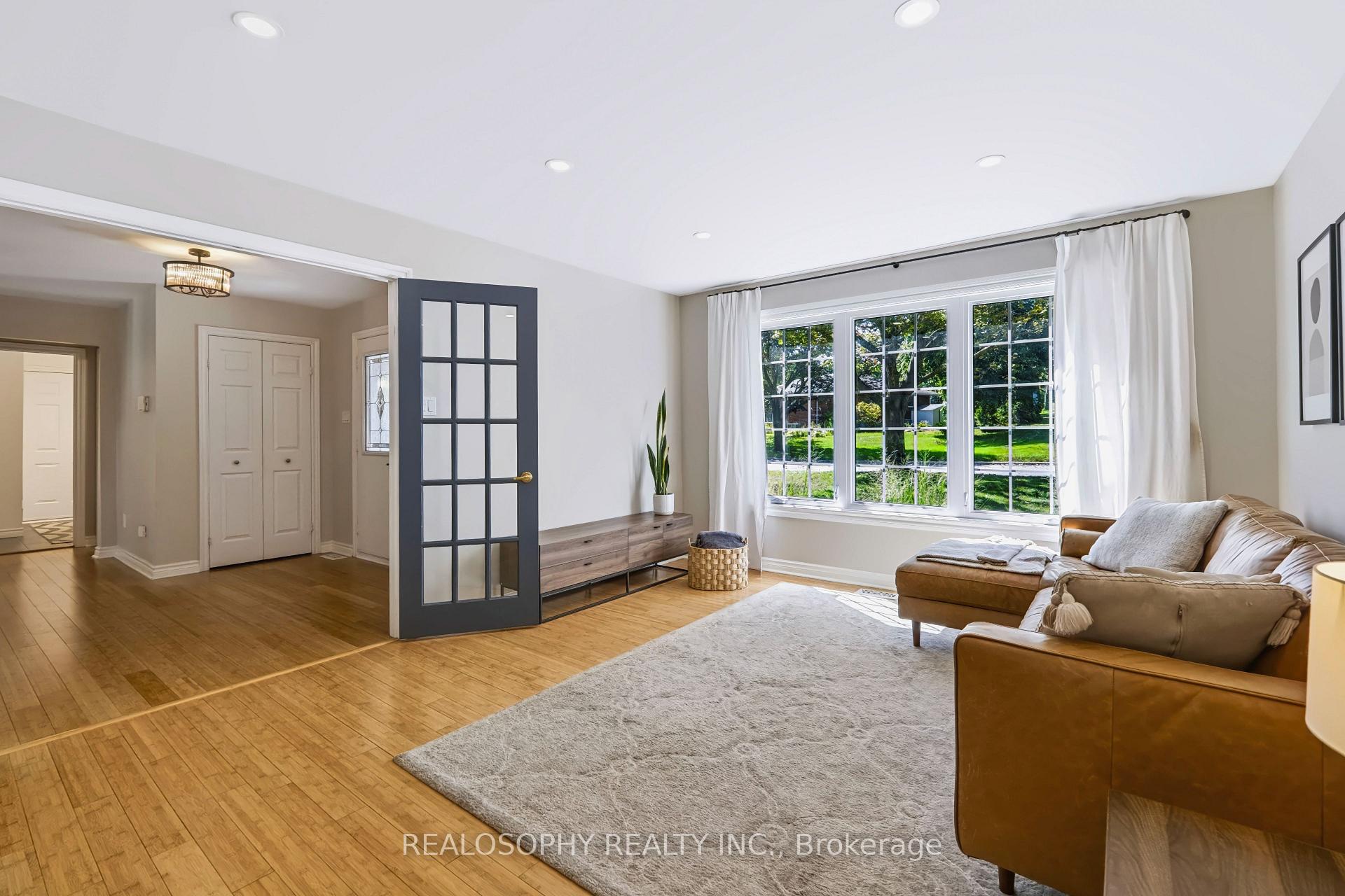 Photo 10 of 22 Murray Street, Barrie, Allandale Heights — HOMEH