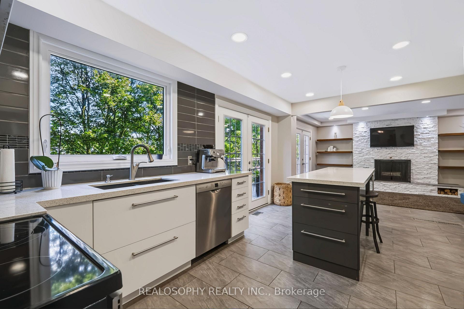 Photo 13 of 22 Murray Street, Barrie, Allandale Heights — HOMEH