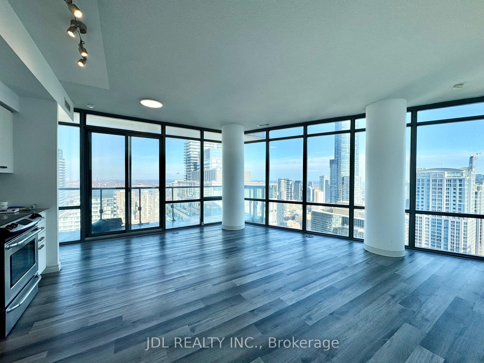 Photo 4 of Unit 3708, 832 Bay Street, Toronto, Bay Street Corridor — HOMEH