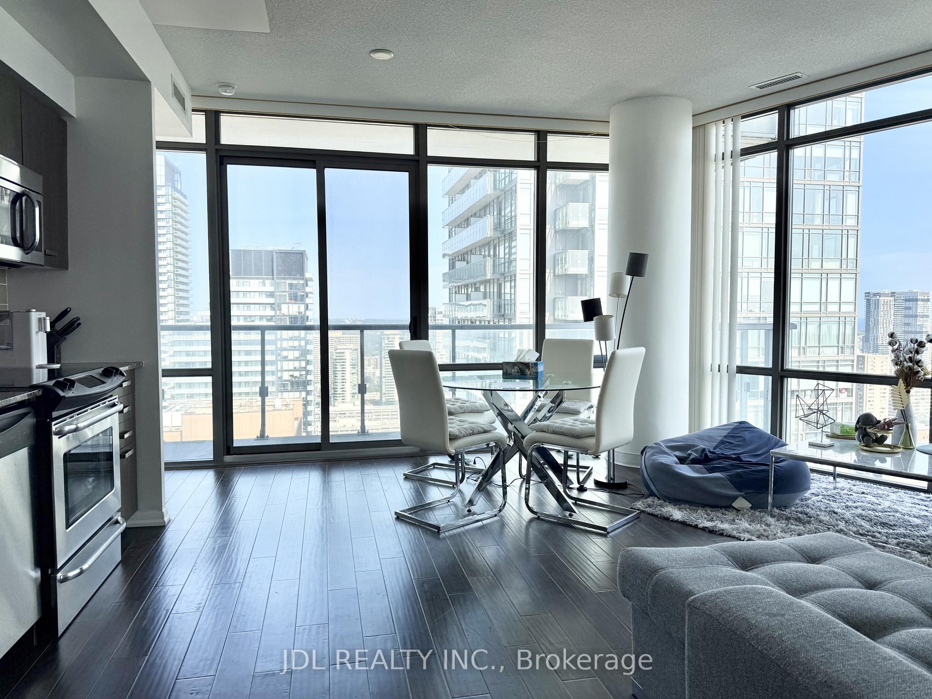 Photo 11 of Unit 3708, 832 Bay Street, Toronto, Bay Street Corridor — HOMEH