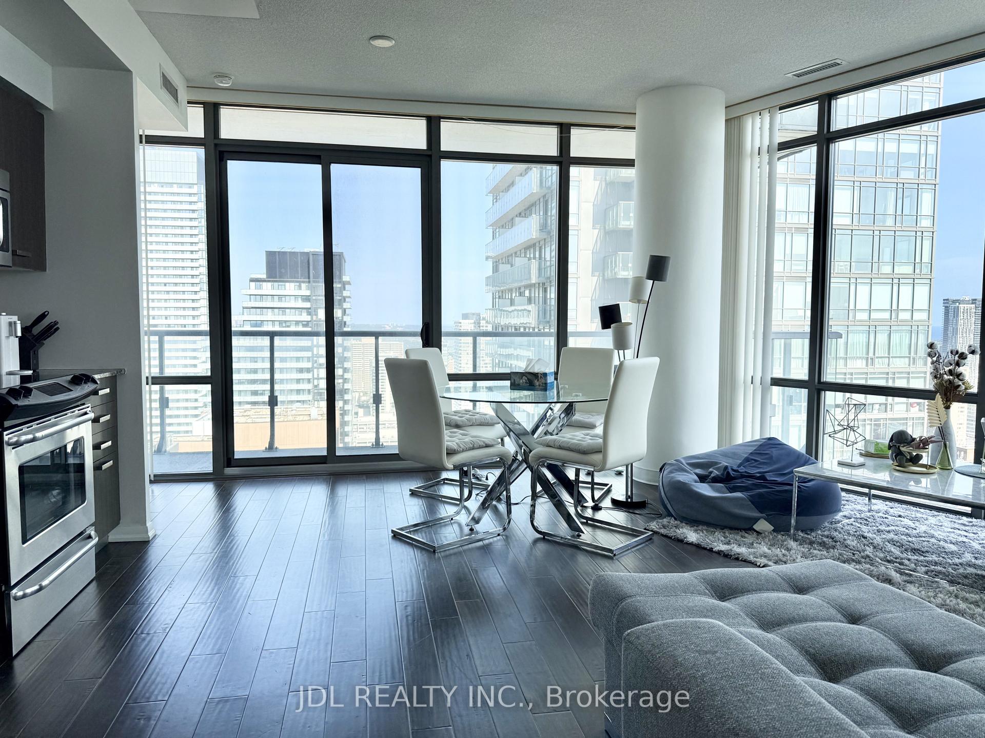 Photo 13 of Unit 3708, 832 Bay Street, Toronto, Bay Street Corridor — HOMEH