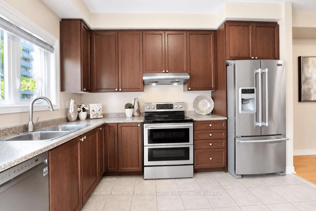 Photo 13 of Unit 27, 1250 St. Martins Drive, Pickering, Bay Ridges — HOMEH