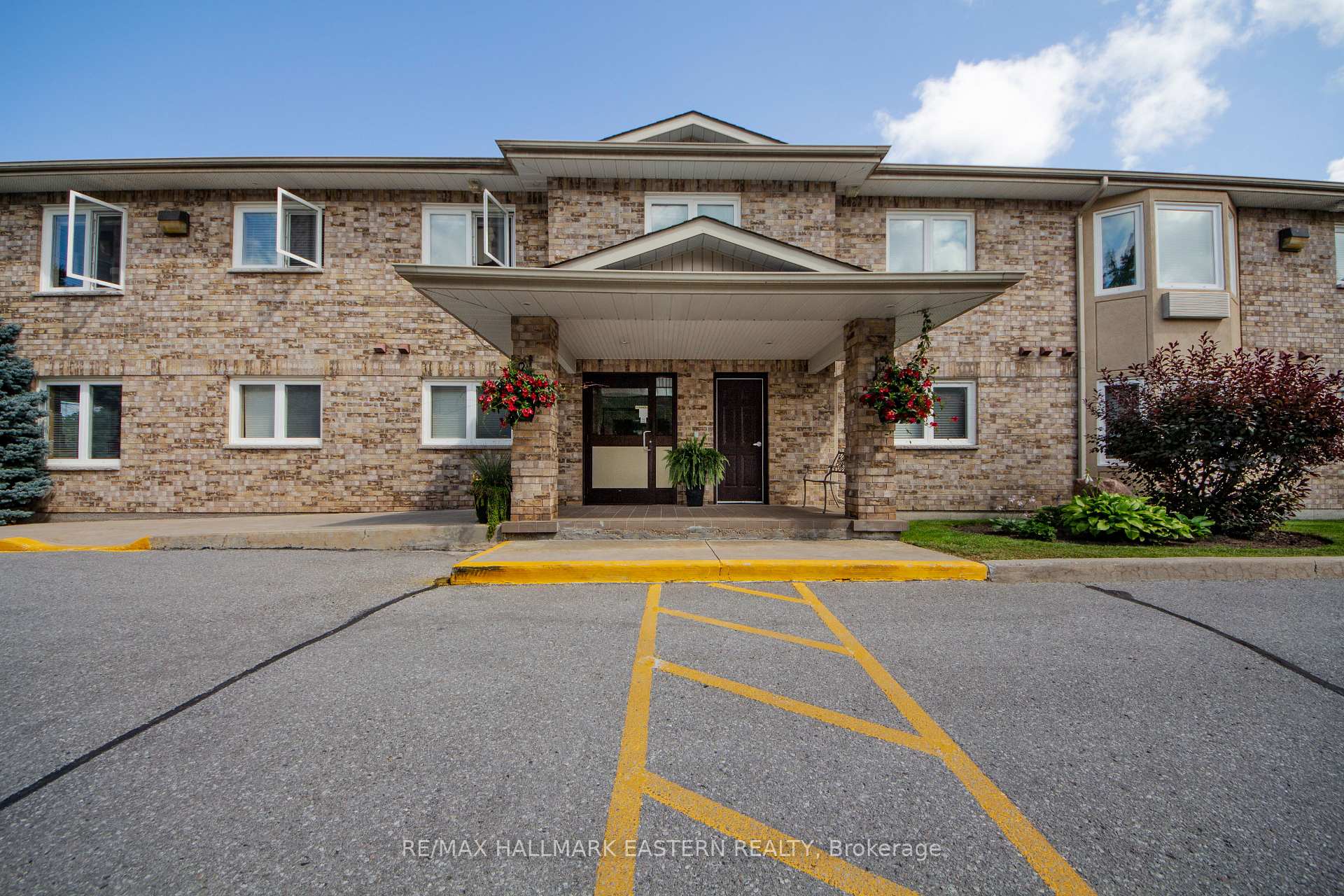 Photo of Unit 202, 878 Armour Road