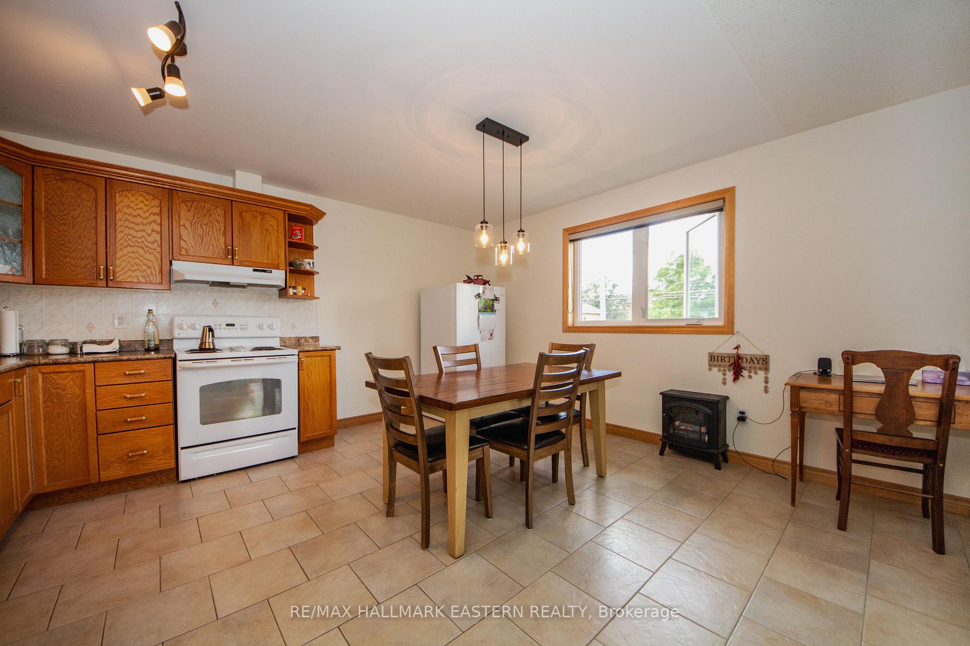 Photo 5 of Unit 202, 878 Armour Road, Peterborough, Ashburnham Ward 4 — HOMEH