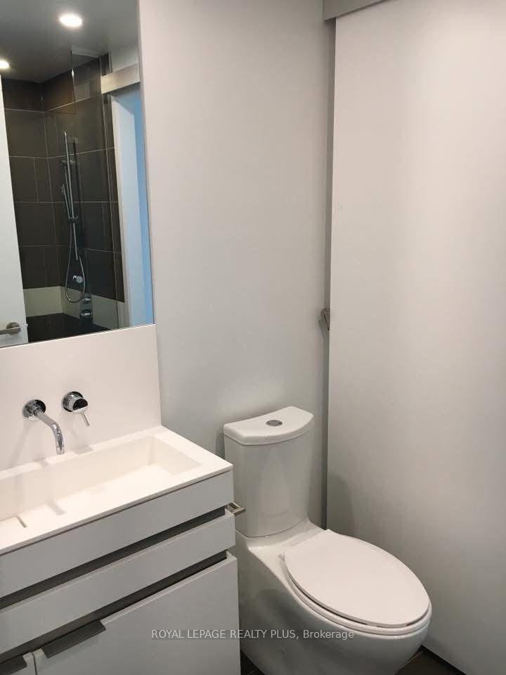 Photo 9 of Unit 3509, 197 Yonge Street, Toronto, Church-Yonge Corridor — HOMEH