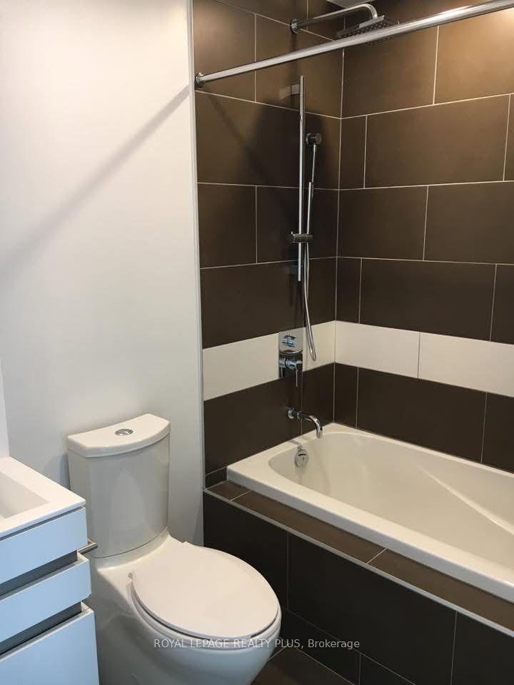 Photo 10 of Unit 3509, 197 Yonge Street, Toronto, Church-Yonge Corridor — HOMEH