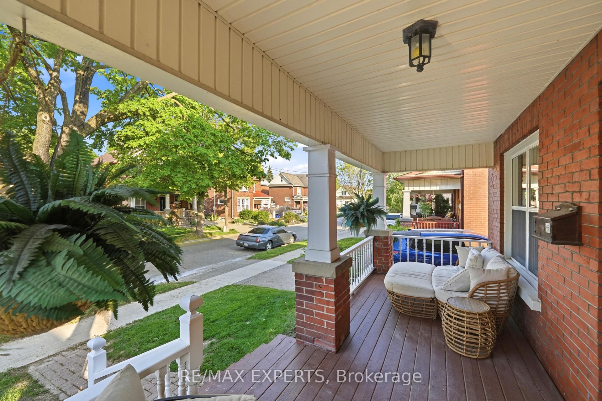 Photo 4 of 18 Rowe Street, Oshawa, Central — HOMEH