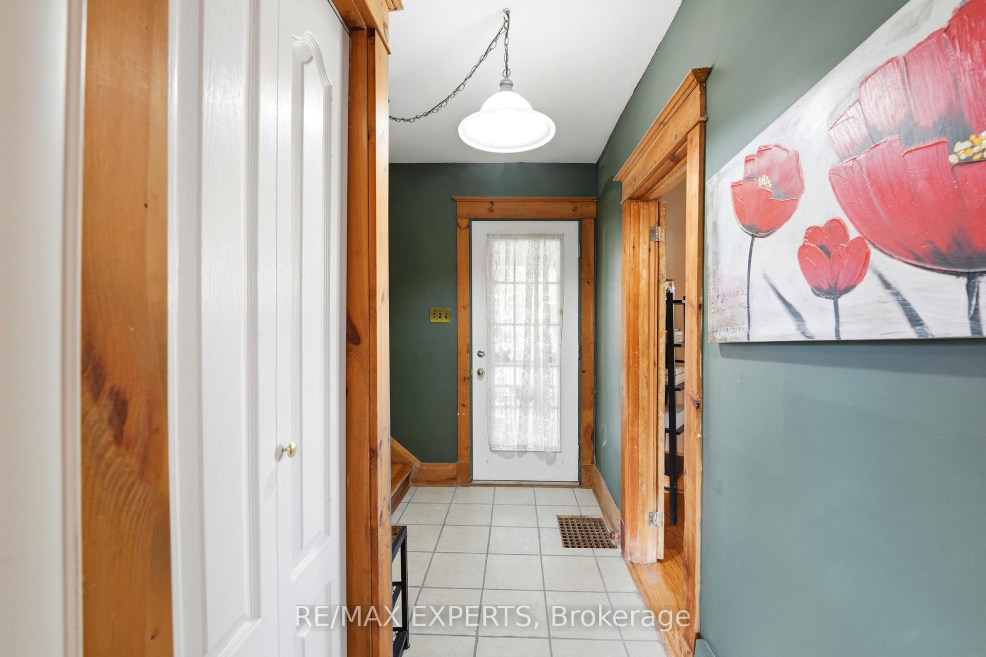 Photo 7 of 18 Rowe Street, Oshawa, Central — HOMEH