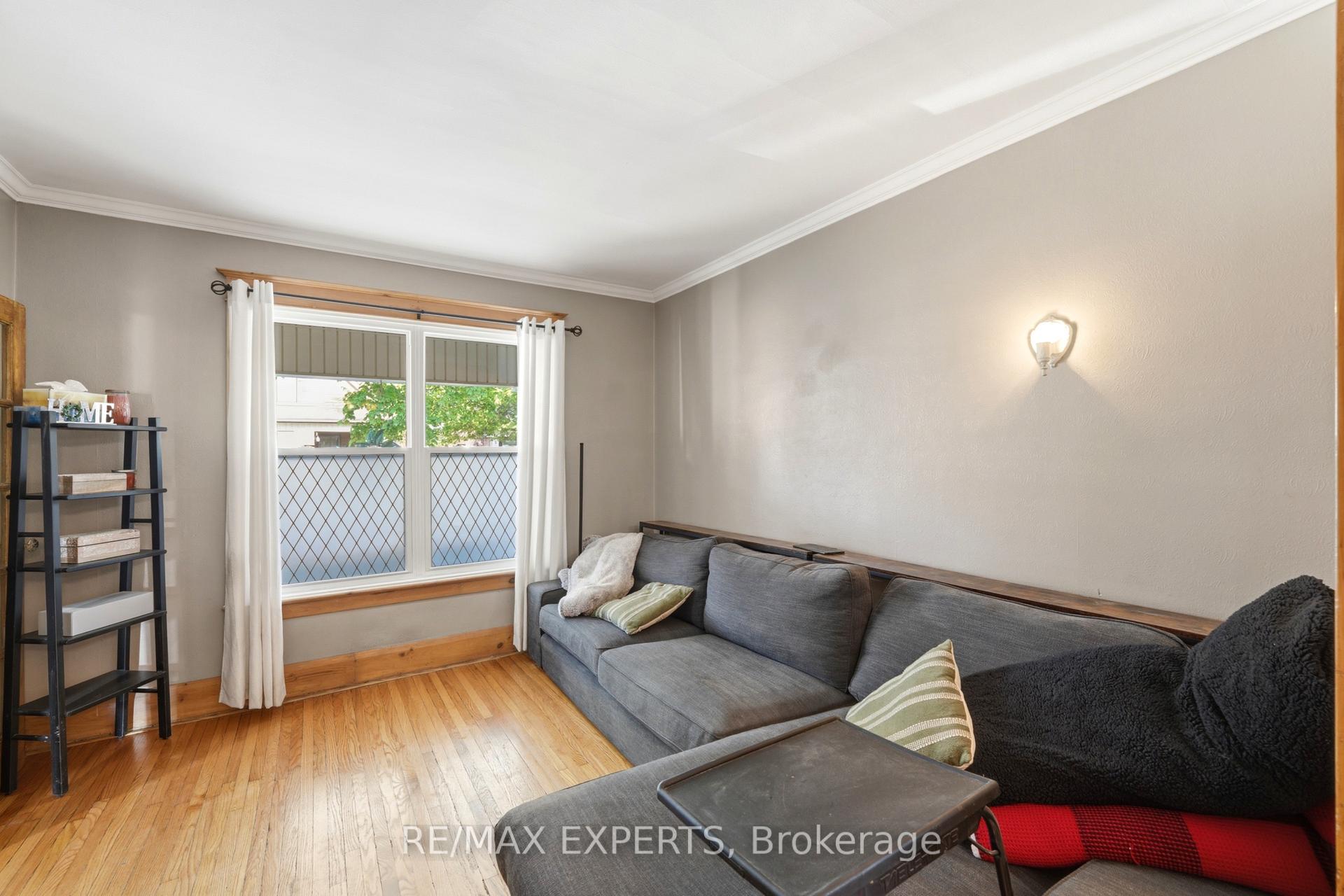 Photo 10 of 18 Rowe Street, Oshawa, Central — HOMEH