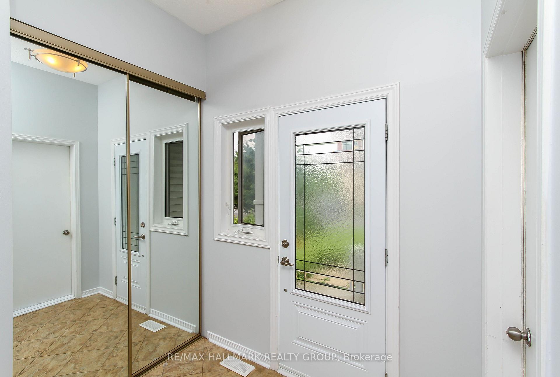 Photo 2 of 25 Wildpine Court, Ottawa, Stittsville (Central) — HOMEH