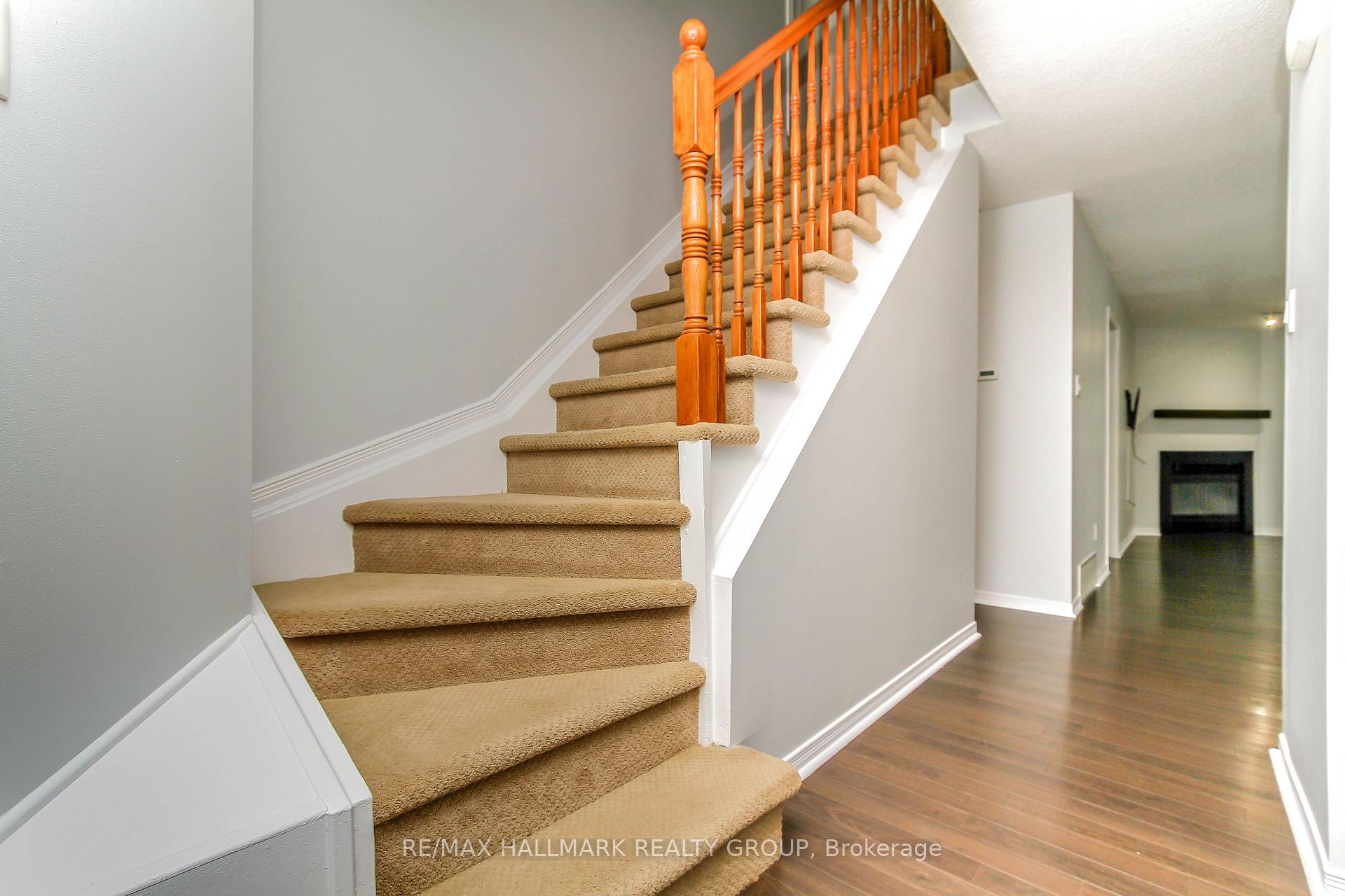 Photo 3 of 25 Wildpine Court, Ottawa, Stittsville (Central) — HOMEH