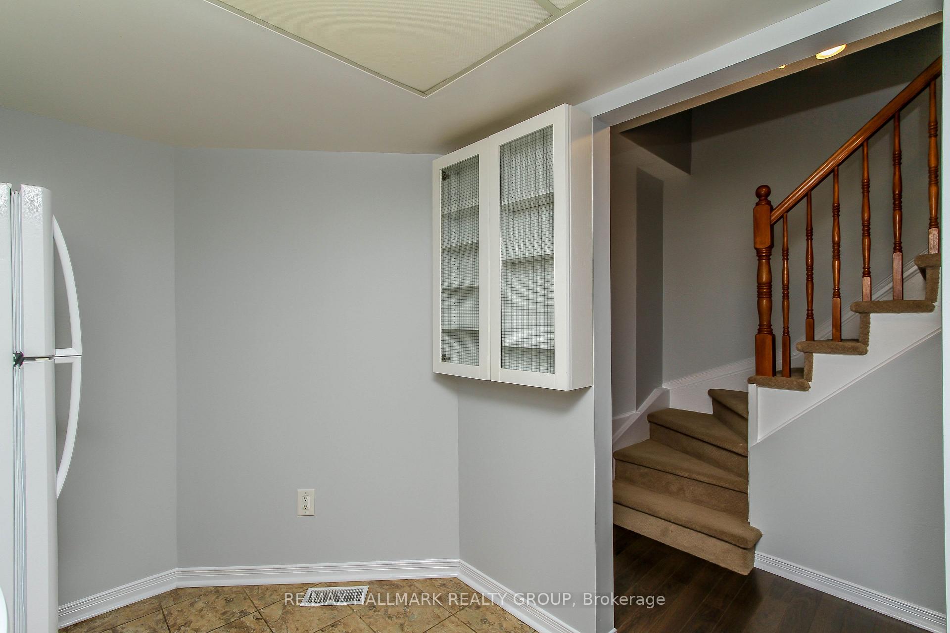 Photo 11 of 25 Wildpine Court, Ottawa, Stittsville (Central) — HOMEH