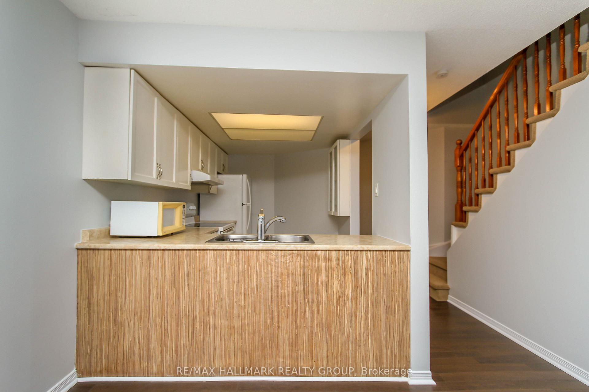Photo 12 of 25 Wildpine Court, Ottawa, Stittsville (Central) — HOMEH