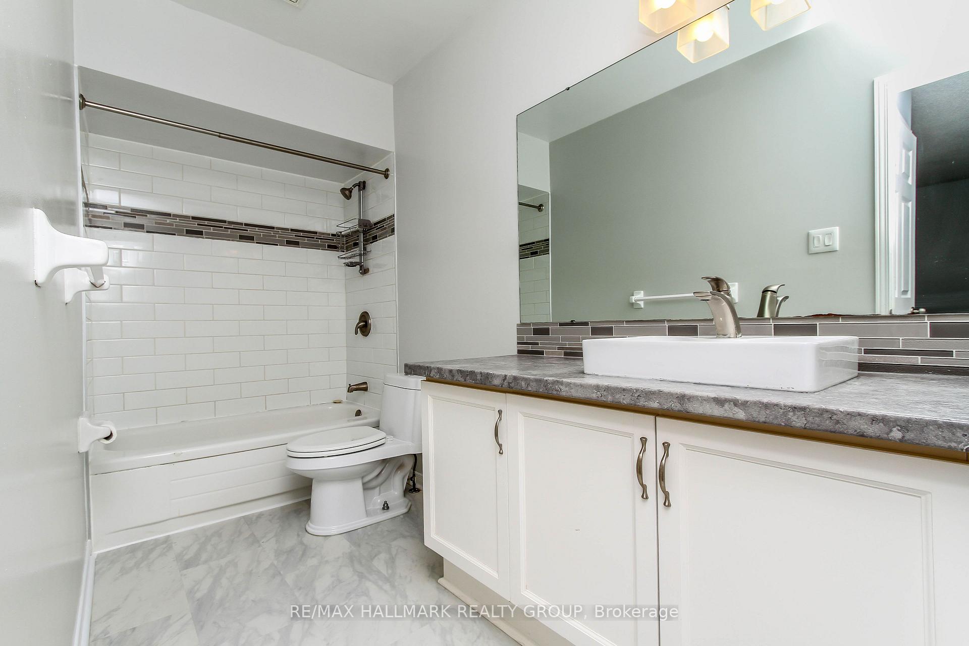 Photo 15 of 25 Wildpine Court, Ottawa, Stittsville (Central) — HOMEH