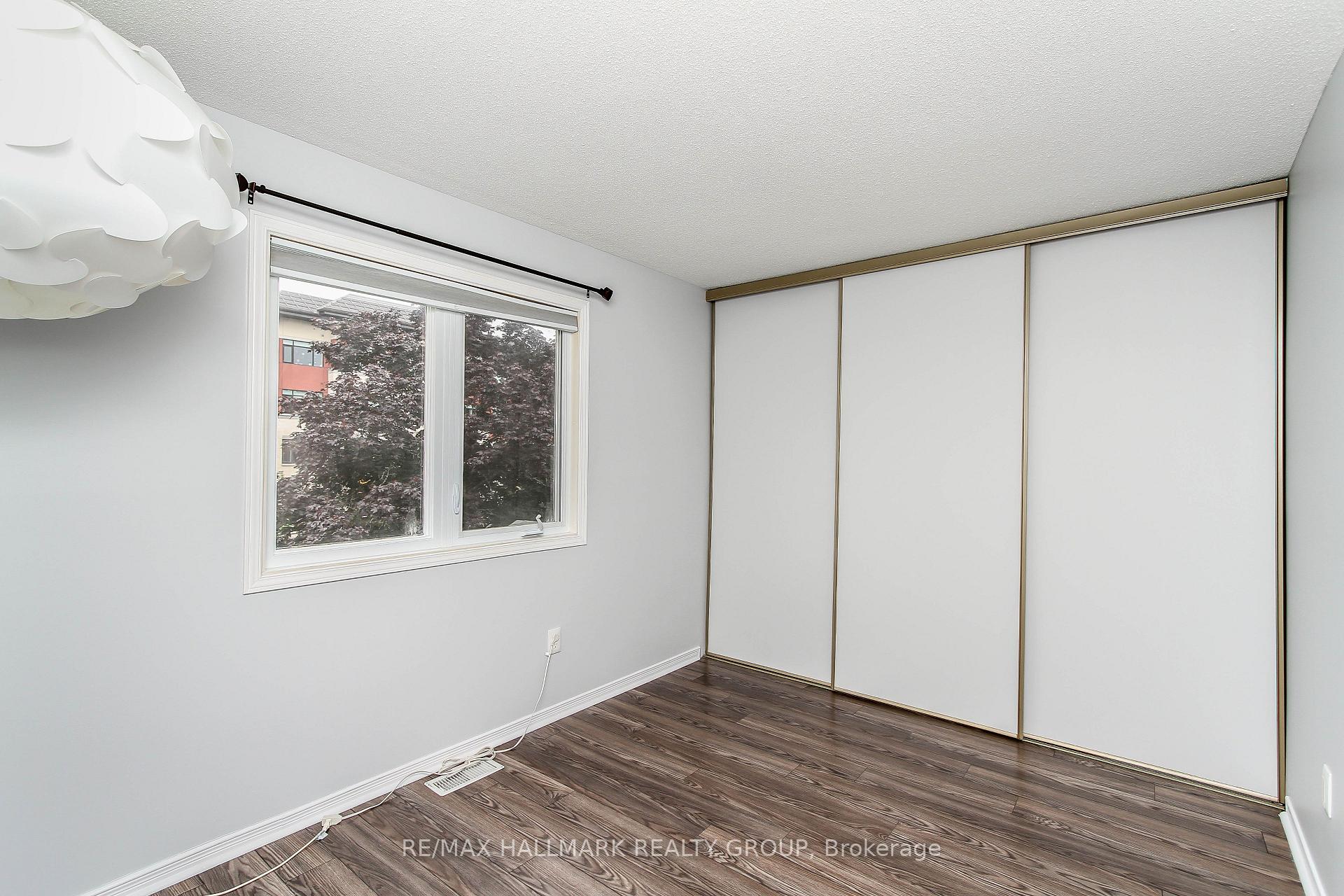 Photo 20 of 25 Wildpine Court, Ottawa, Stittsville (Central) — HOMEH