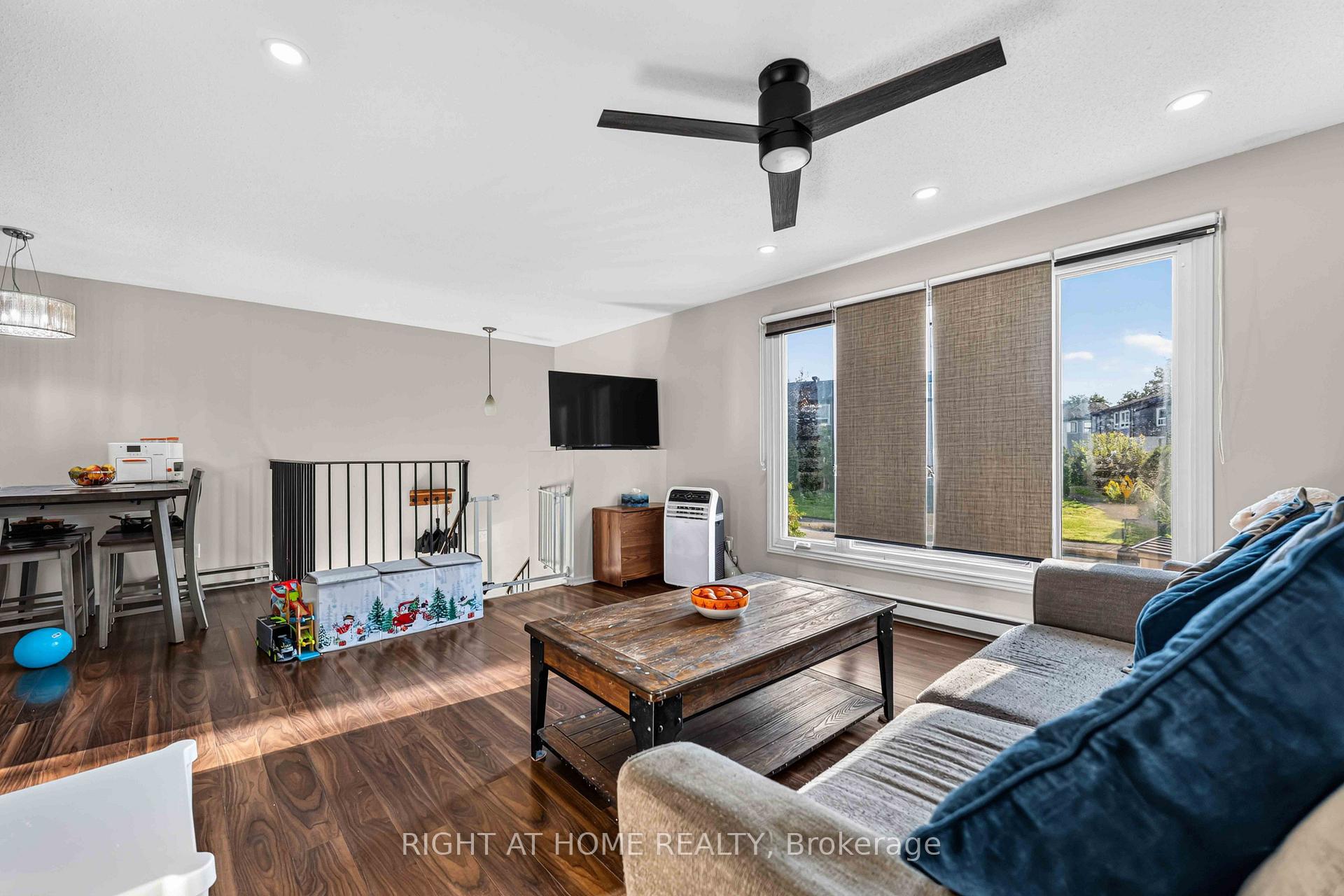 Photo 4 of Unit C, 13 Banner Road, Ottawa, Sheahan Estates/Trend Village — HOMEH