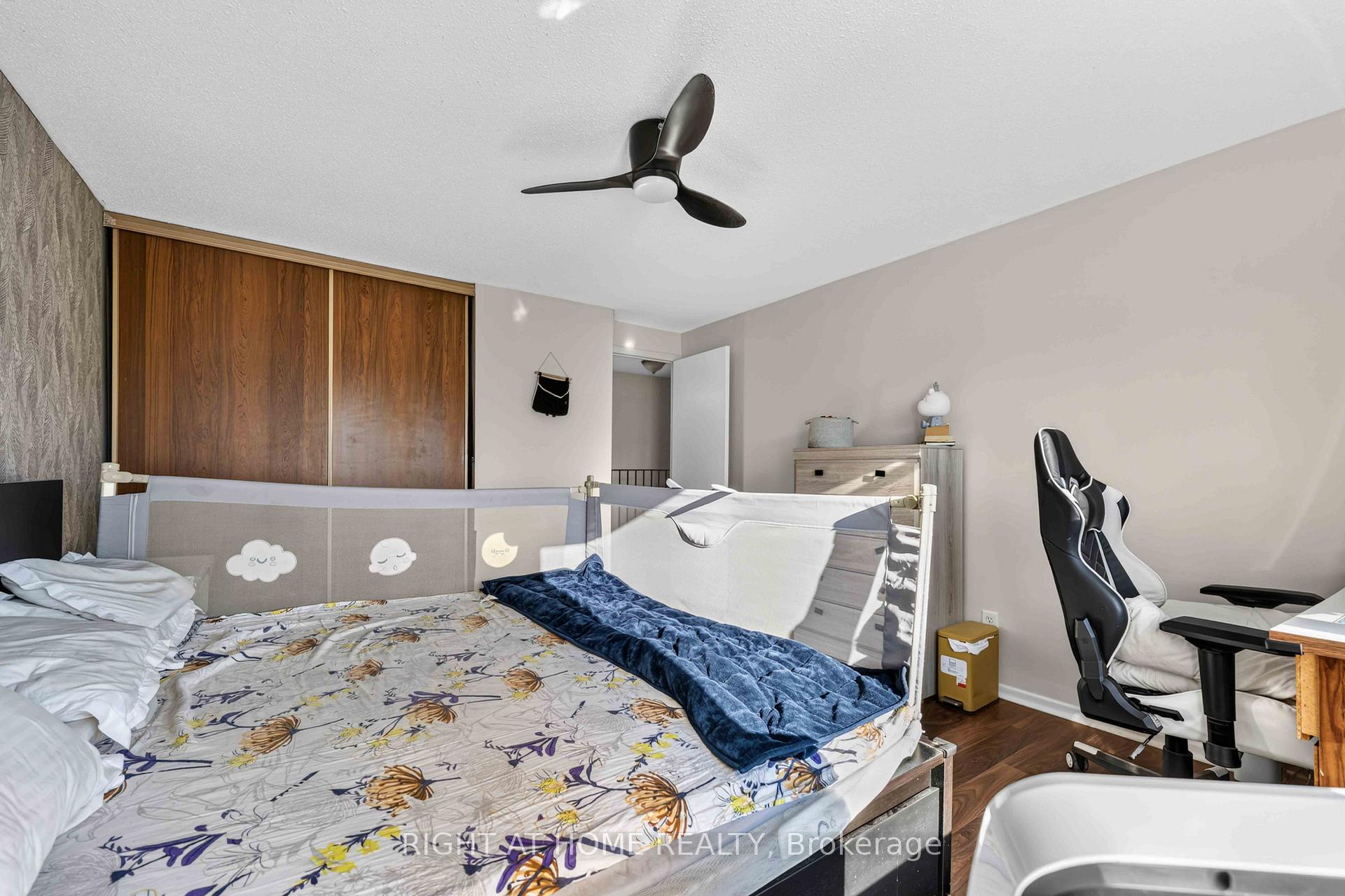 Photo 12 of Unit C, 13 Banner Road, Ottawa, Sheahan Estates/Trend Village — HOMEH
