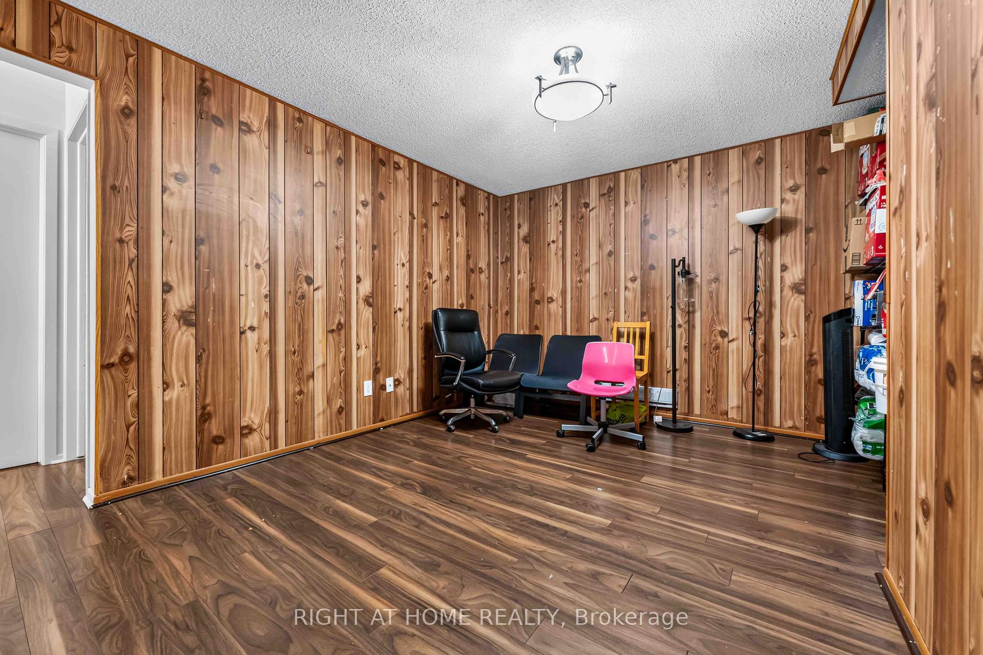 Photo 18 of Unit C, 13 Banner Road, Ottawa, Sheahan Estates/Trend Village — HOMEH