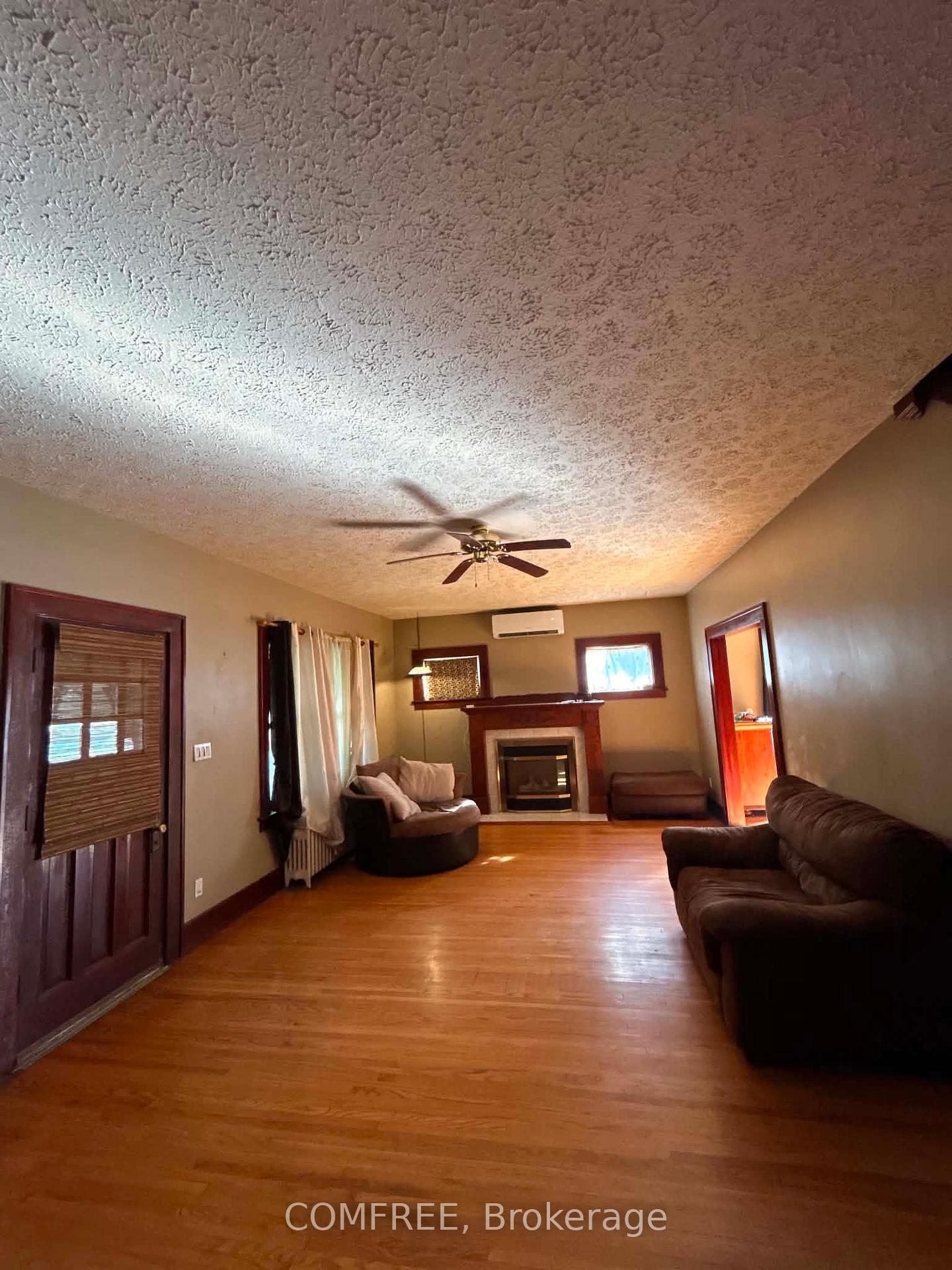 Photo 5 of 49 Talbot Street E, Chatham-Kent, Blenheim — HOMEH