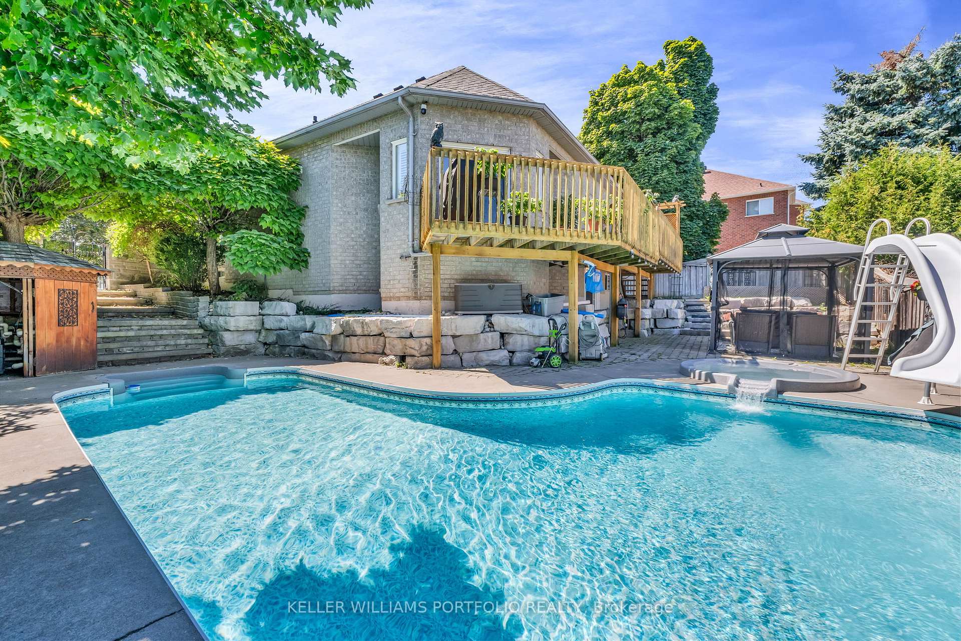 Photo 2 of 8 Vista View Court, Caledon, Rural Caledon — HOMEH