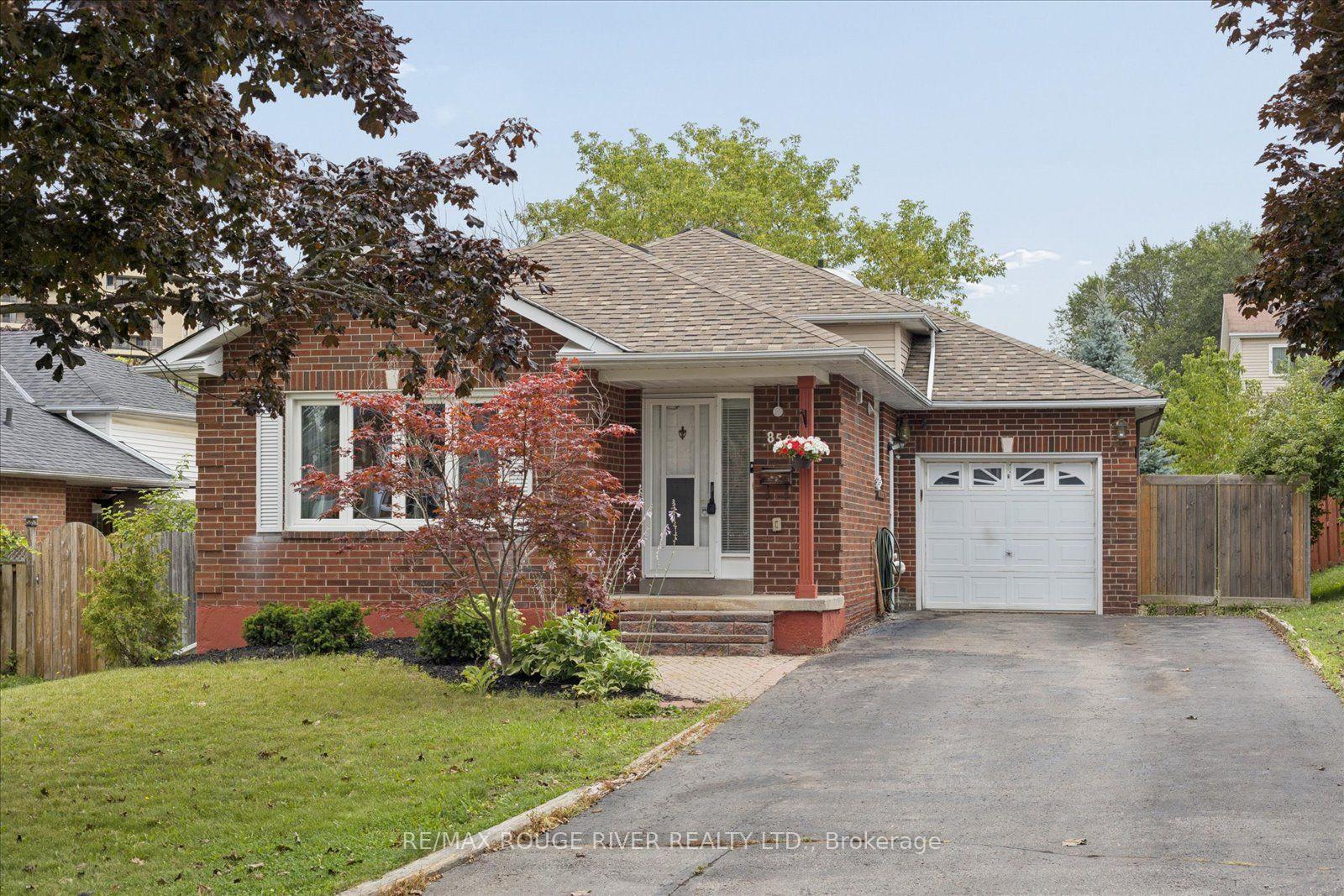 Photo 1 of 856 Meadowhill Court, Oshawa, Pinecrest — HOMEH