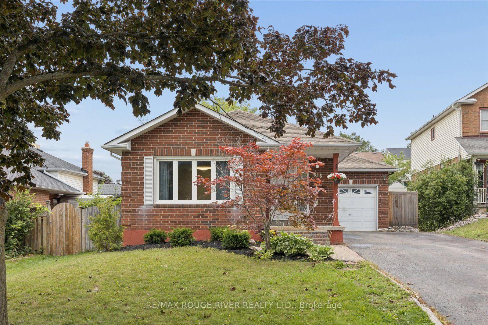 Photo 2 of 856 Meadowhill Court, Oshawa, Pinecrest — HOMEH
