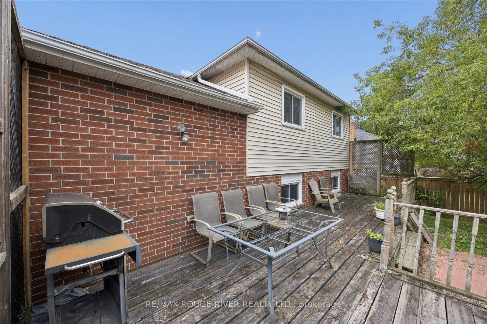 Photo 26 of 856 Meadowhill Court, Oshawa, Pinecrest — HOMEH