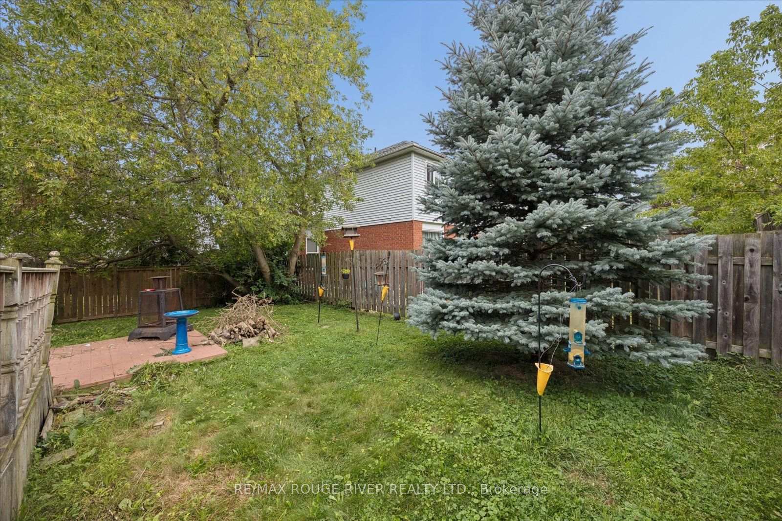 Photo 28 of 856 Meadowhill Court, Oshawa, Pinecrest — HOMEH
