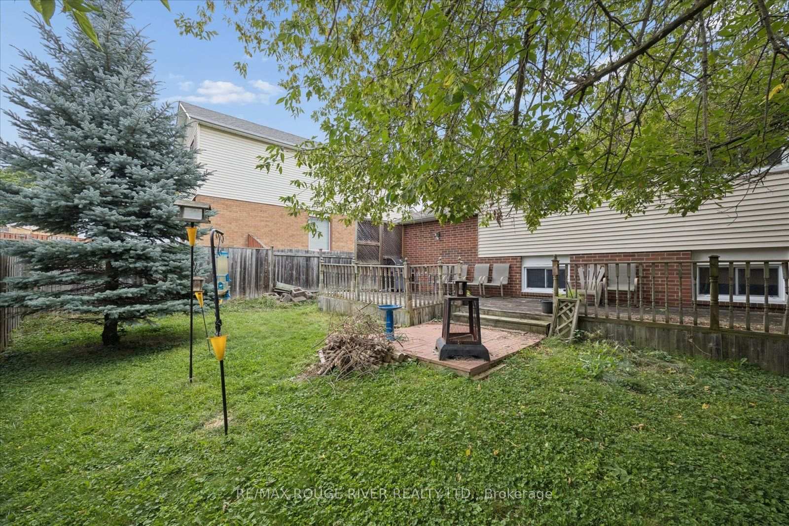 Photo 29 of 856 Meadowhill Court, Oshawa, Pinecrest — HOMEH