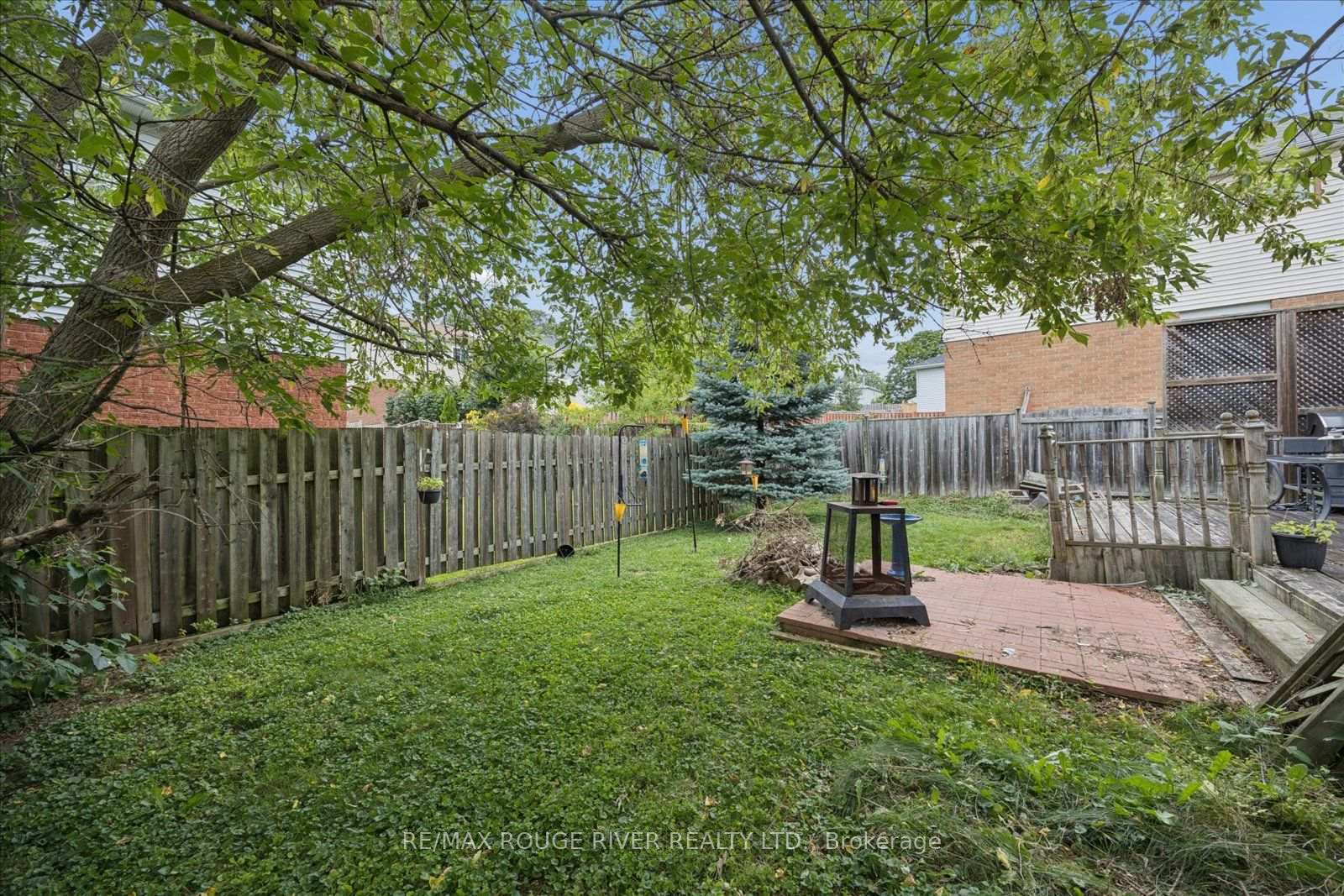 Photo 30 of 856 Meadowhill Court, Oshawa, Pinecrest — HOMEH