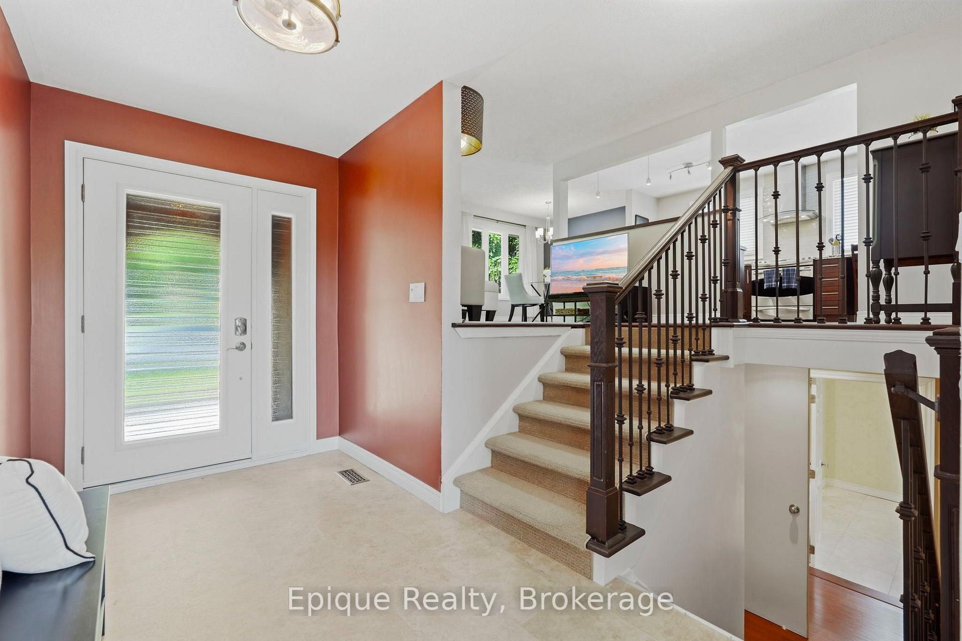 Photo 4 of 24 Brae Crest Drive, Hamilton, Stoney Creek — HOMEH