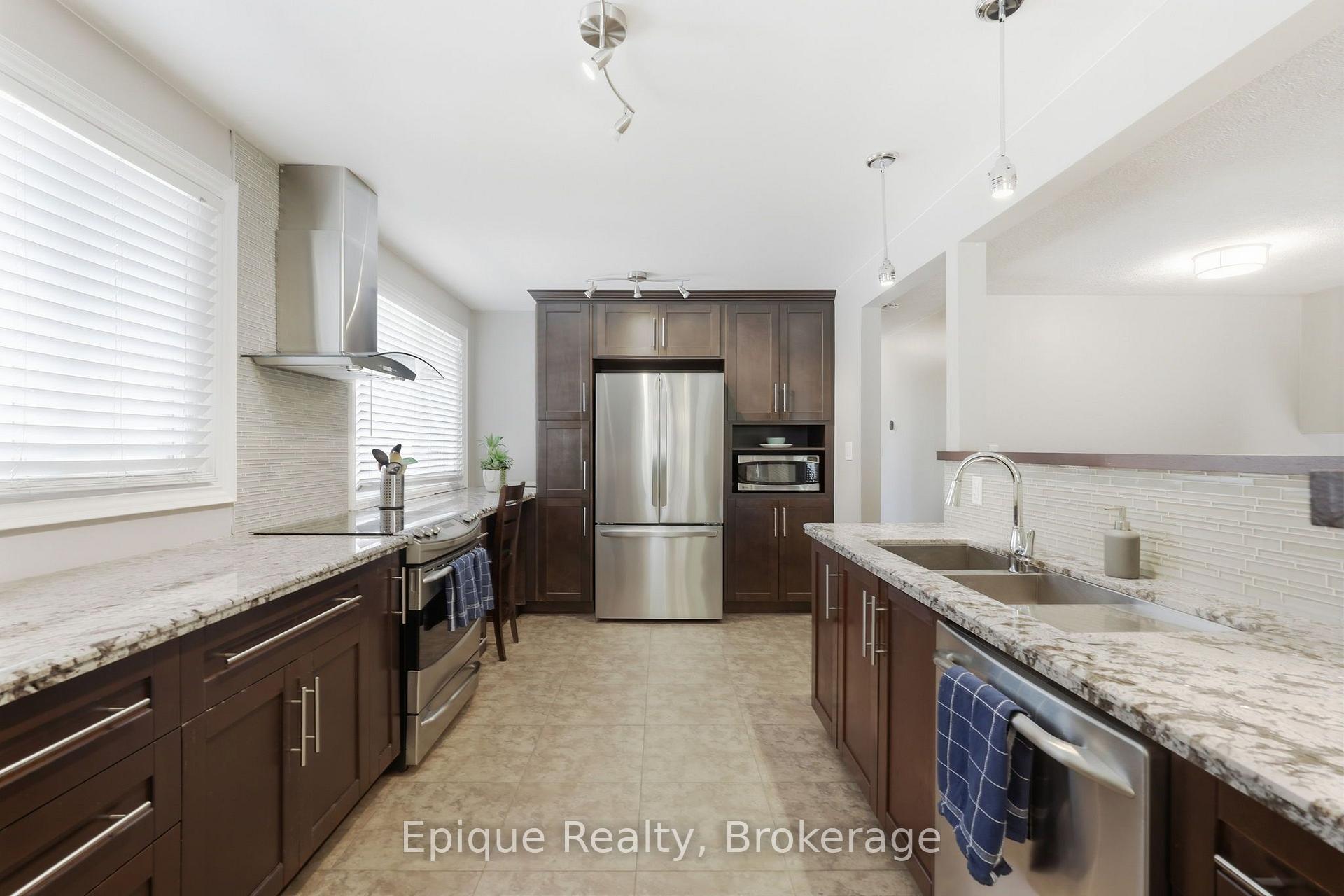 Photo 10 of 24 Brae Crest Drive, Hamilton, Stoney Creek — HOMEH