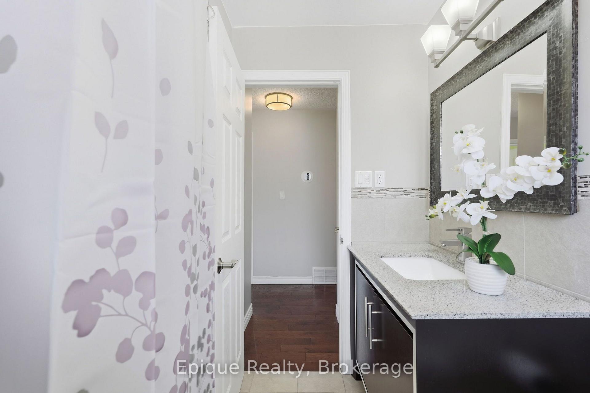 Photo 17 of 24 Brae Crest Drive, Hamilton, Stoney Creek — HOMEH