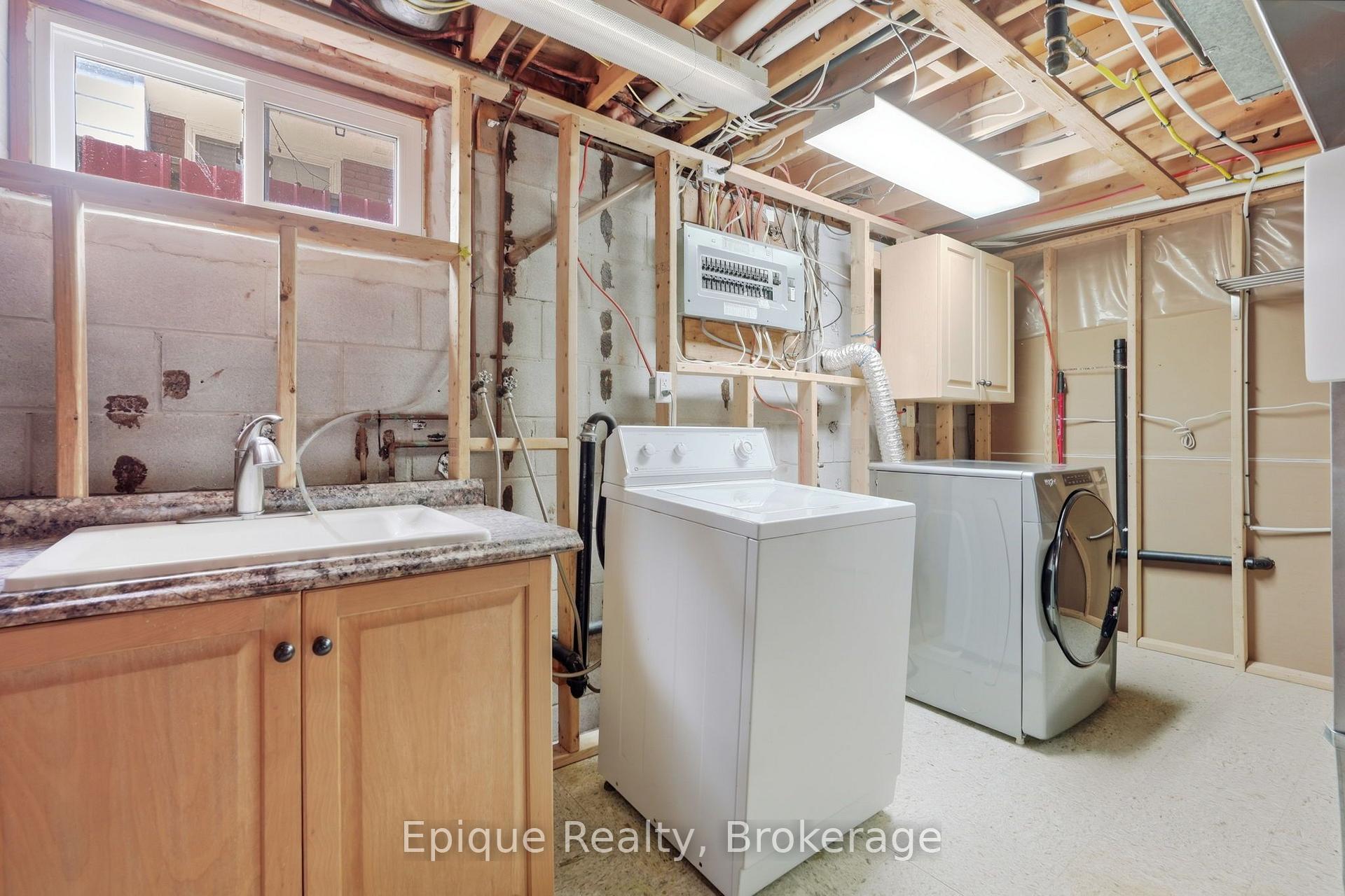 Photo 31 of 24 Brae Crest Drive, Hamilton, Stoney Creek — HOMEH