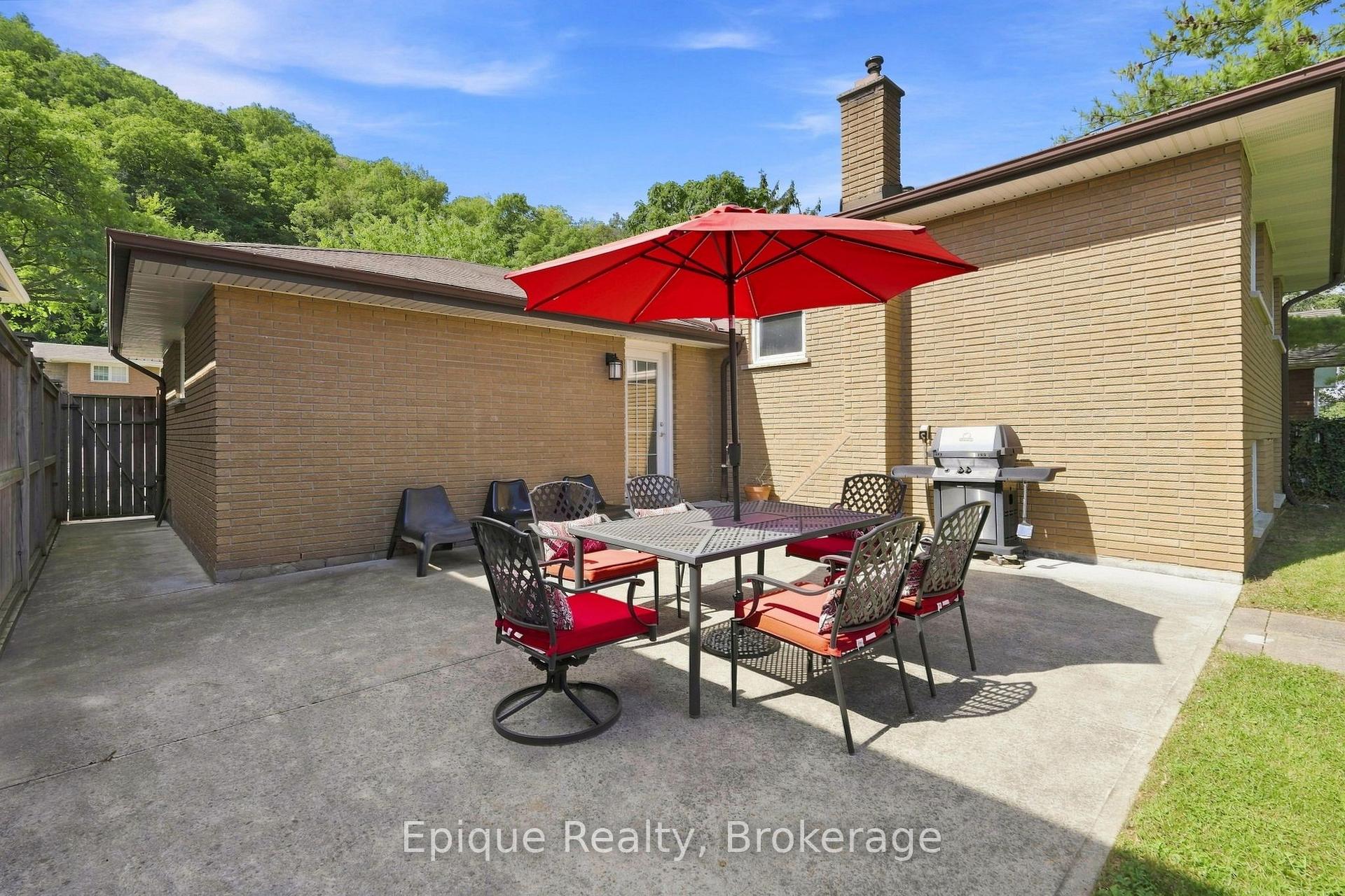 Photo 32 of 24 Brae Crest Drive, Hamilton, Stoney Creek — HOMEH