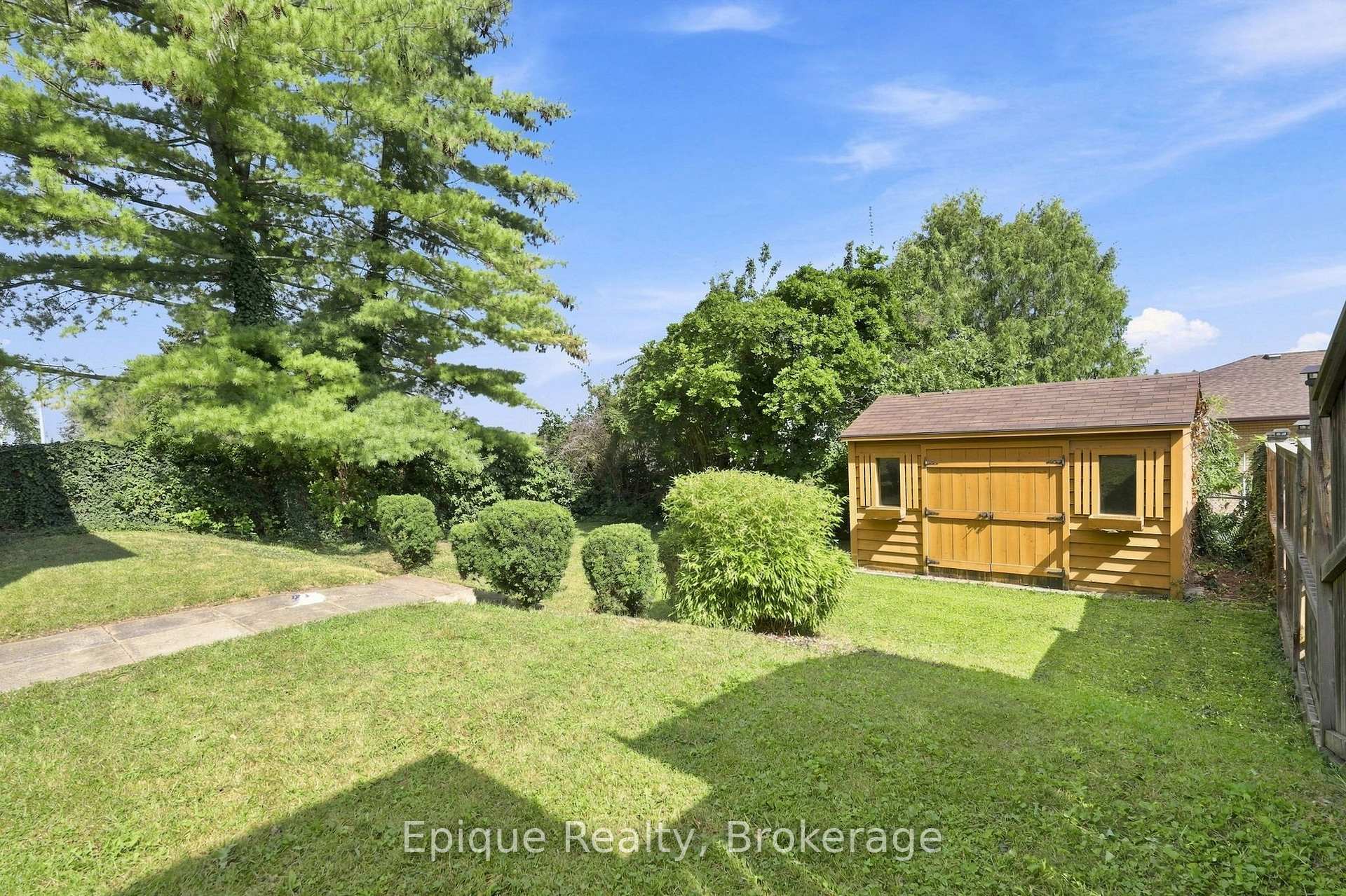 Photo 33 of 24 Brae Crest Drive, Hamilton, Stoney Creek — HOMEH