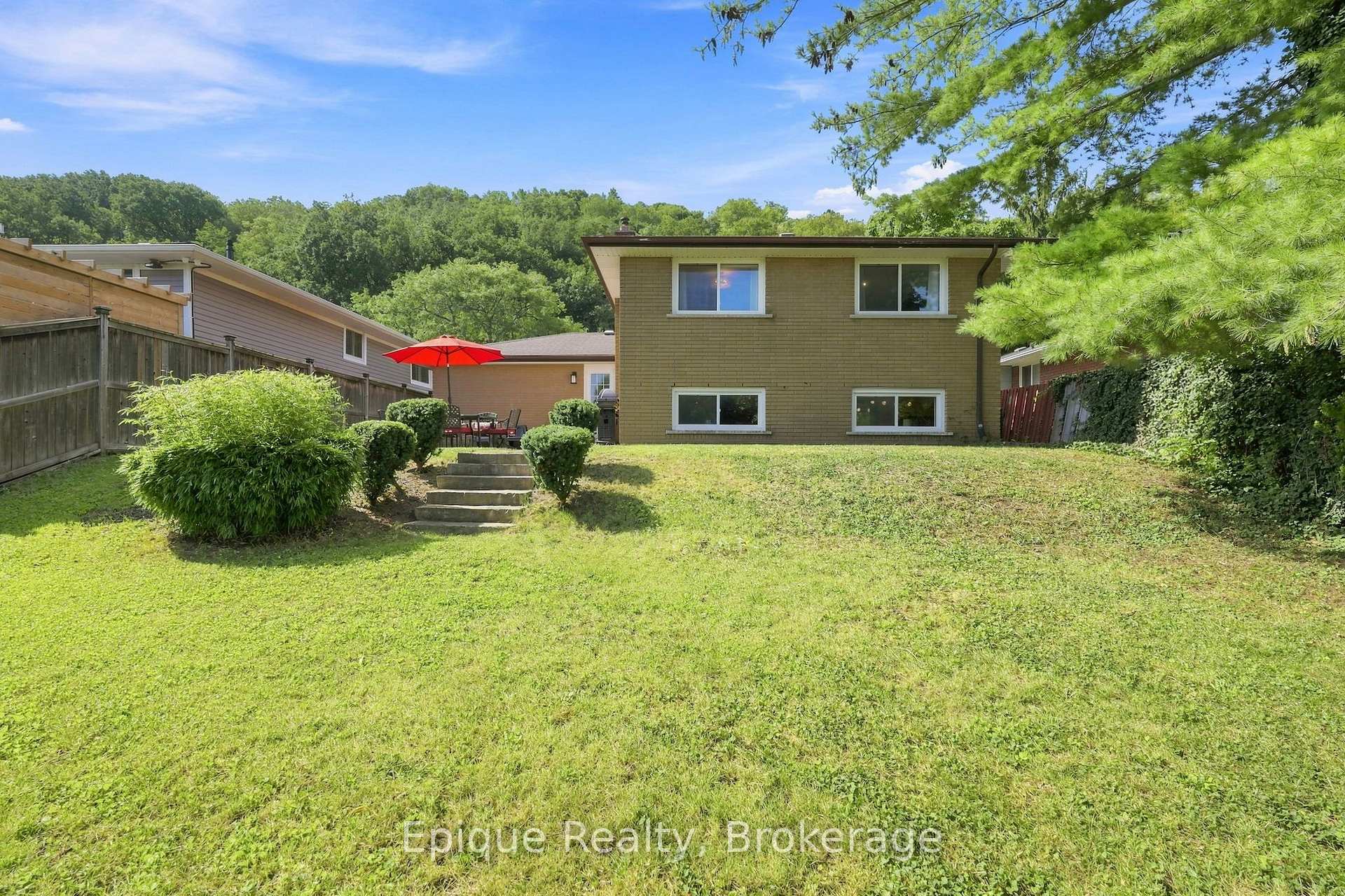 Photo 34 of 24 Brae Crest Drive, Hamilton, Stoney Creek — HOMEH