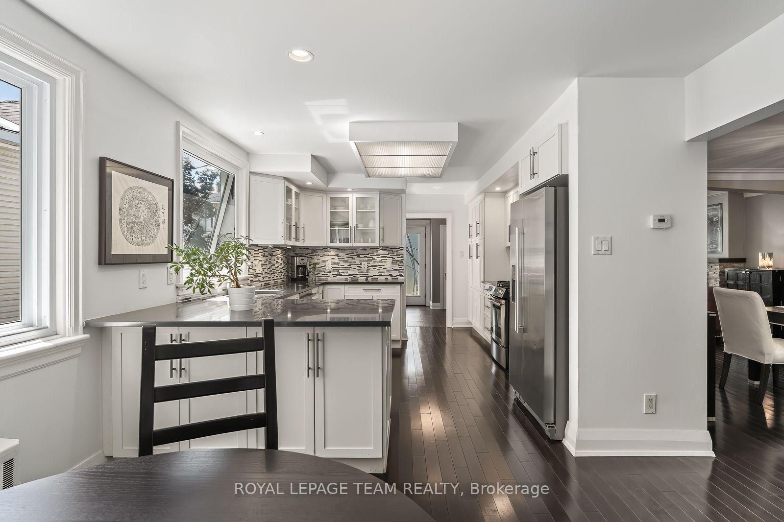 Photo 8 of 111 Ivy Crescent, Ottawa, Lindenlea — HOMEH