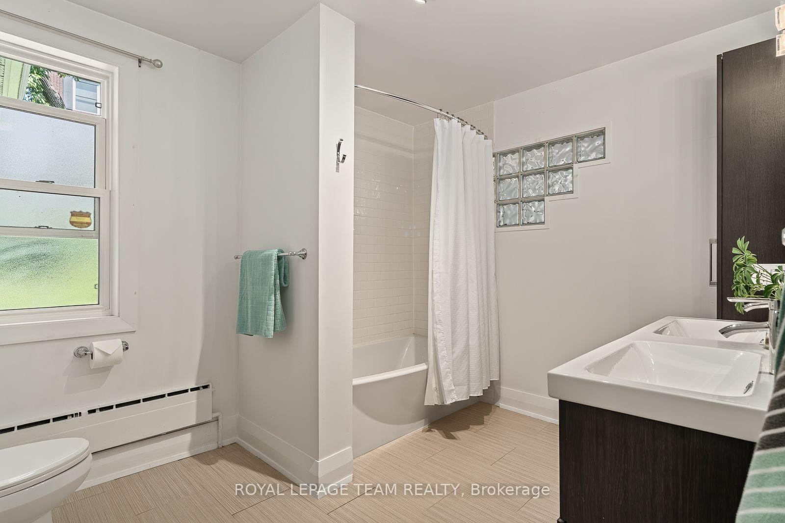 Photo 14 of 111 Ivy Crescent, Ottawa, Lindenlea — HOMEH