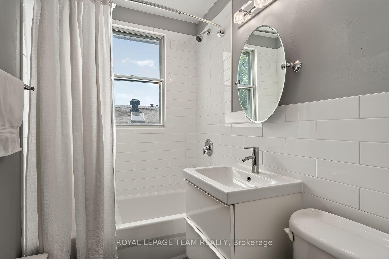 Photo 25 of 111 Ivy Crescent, Ottawa, Lindenlea — HOMEH
