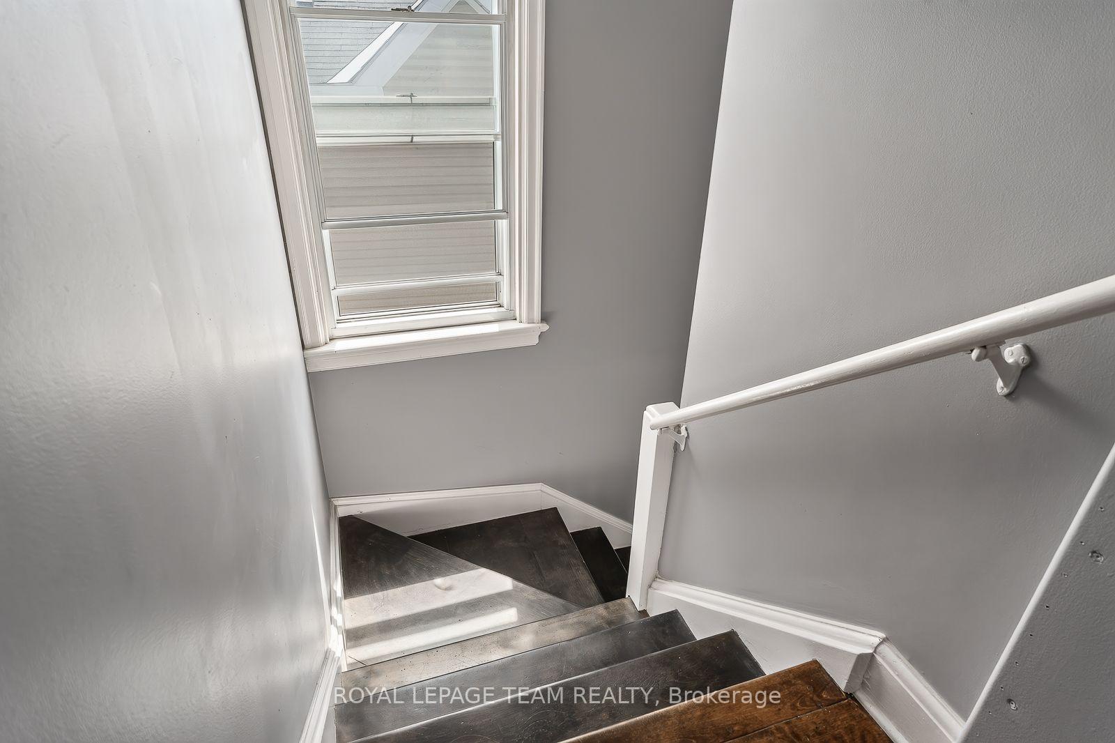 Photo 26 of 111 Ivy Crescent, Ottawa, Lindenlea — HOMEH