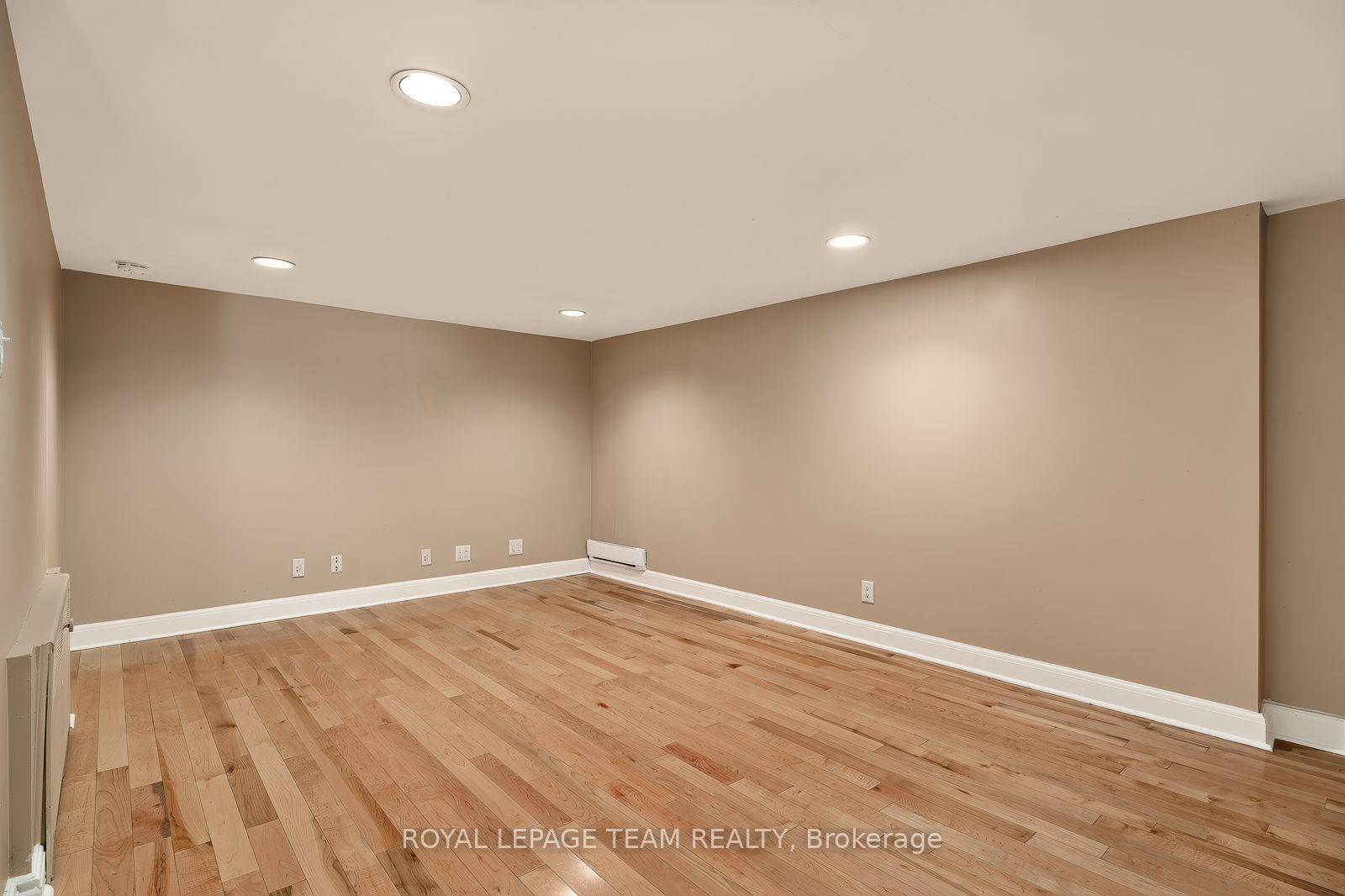 Photo 30 of 111 Ivy Crescent, Ottawa, Lindenlea — HOMEH
