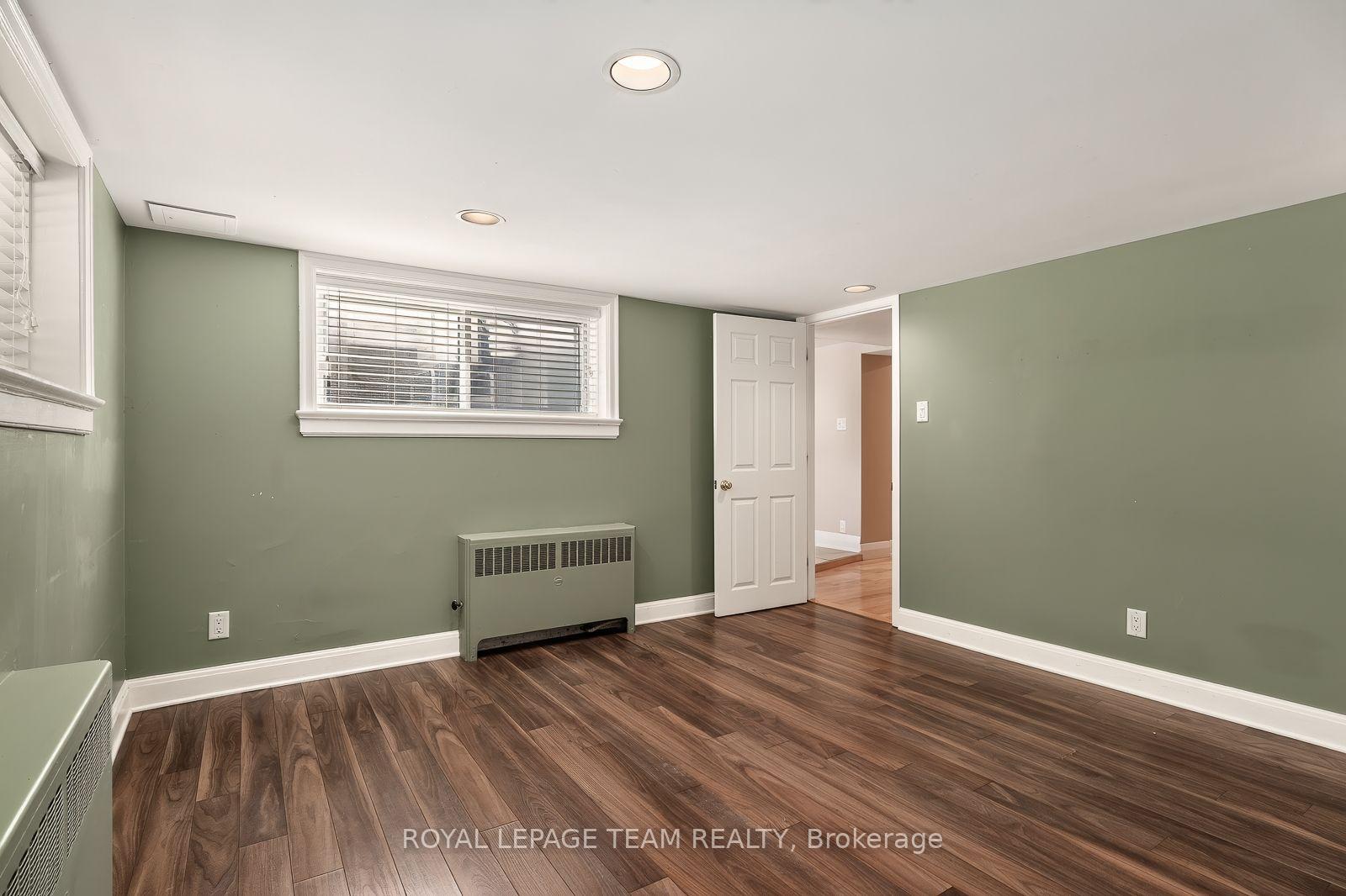 Photo 32 of 111 Ivy Crescent, Ottawa, Lindenlea — HOMEH