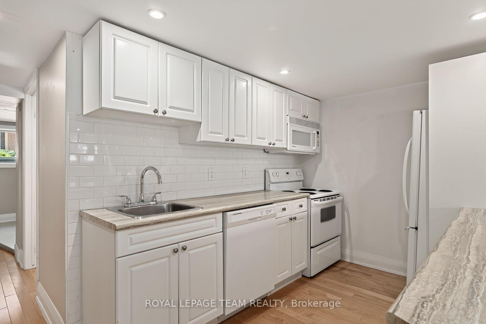 Photo 36 of 111 Ivy Crescent, Ottawa, Lindenlea — HOMEH