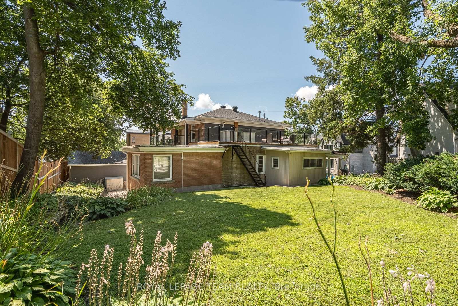 Photo 40 of 111 Ivy Crescent, Ottawa, Lindenlea — HOMEH