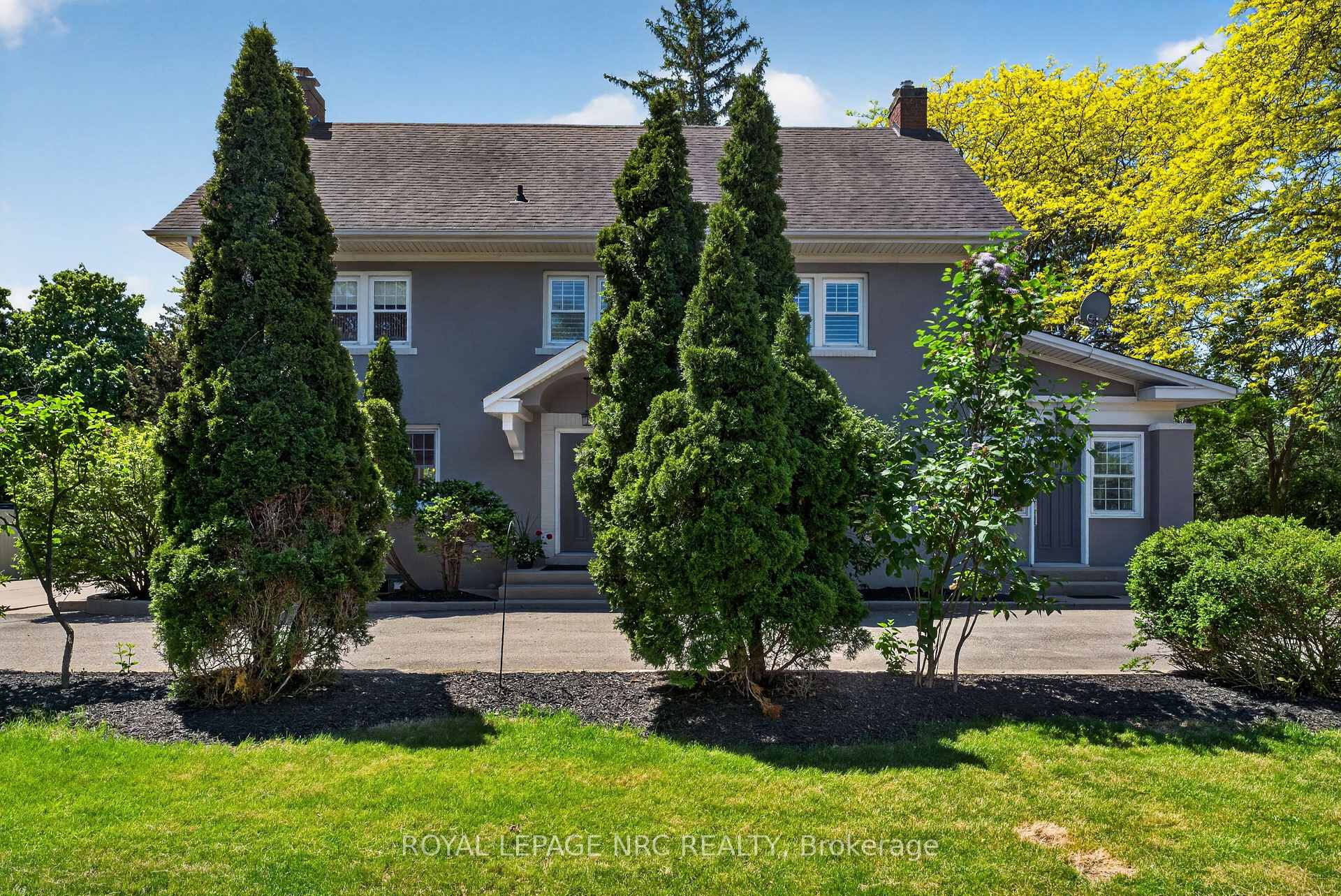 Photo 1 of 260 Main Street E, Grimsby, Grimsby East — HOMEH